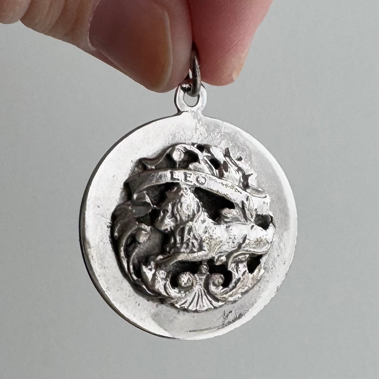 V I N T A G E // Felchcraft Leo / mid century sterling silver Leo zodiac / a pendant