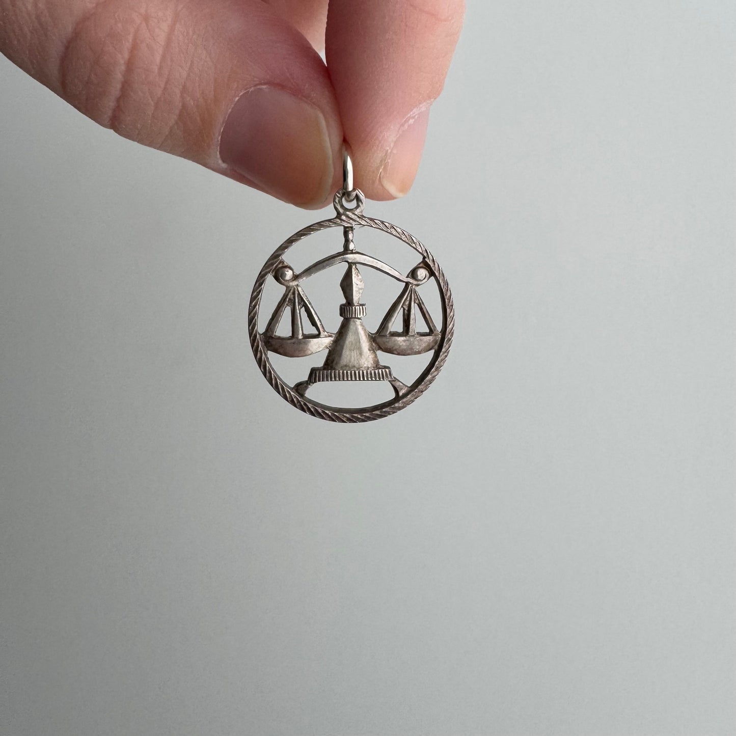 V I N T A G E // balanced scales / sterling silver scales of justice Libra zodiac / a pendant