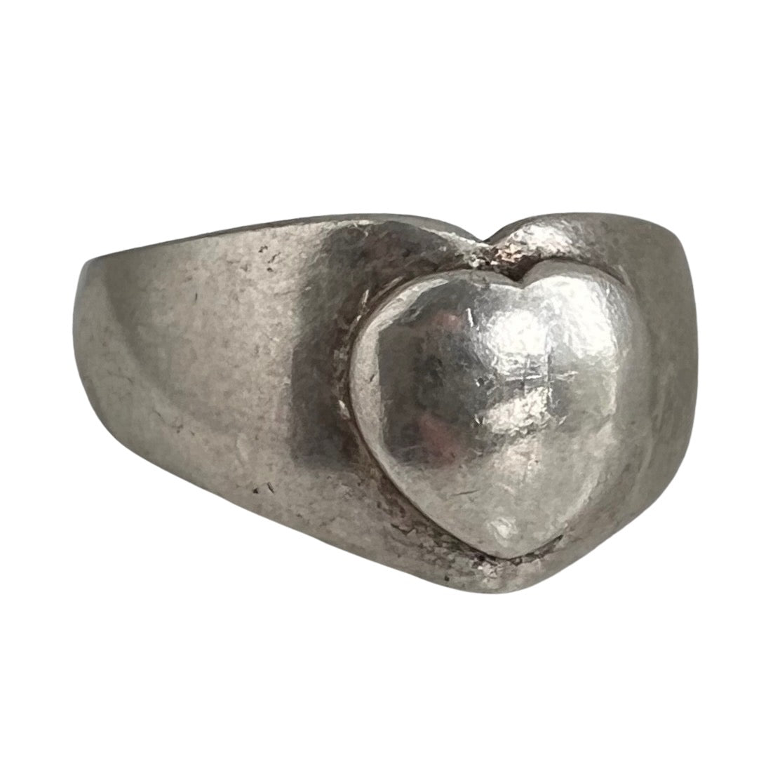 V I N T A G E // sublte love signet / sterling silver slightly dome heart signet ring / size 6.75