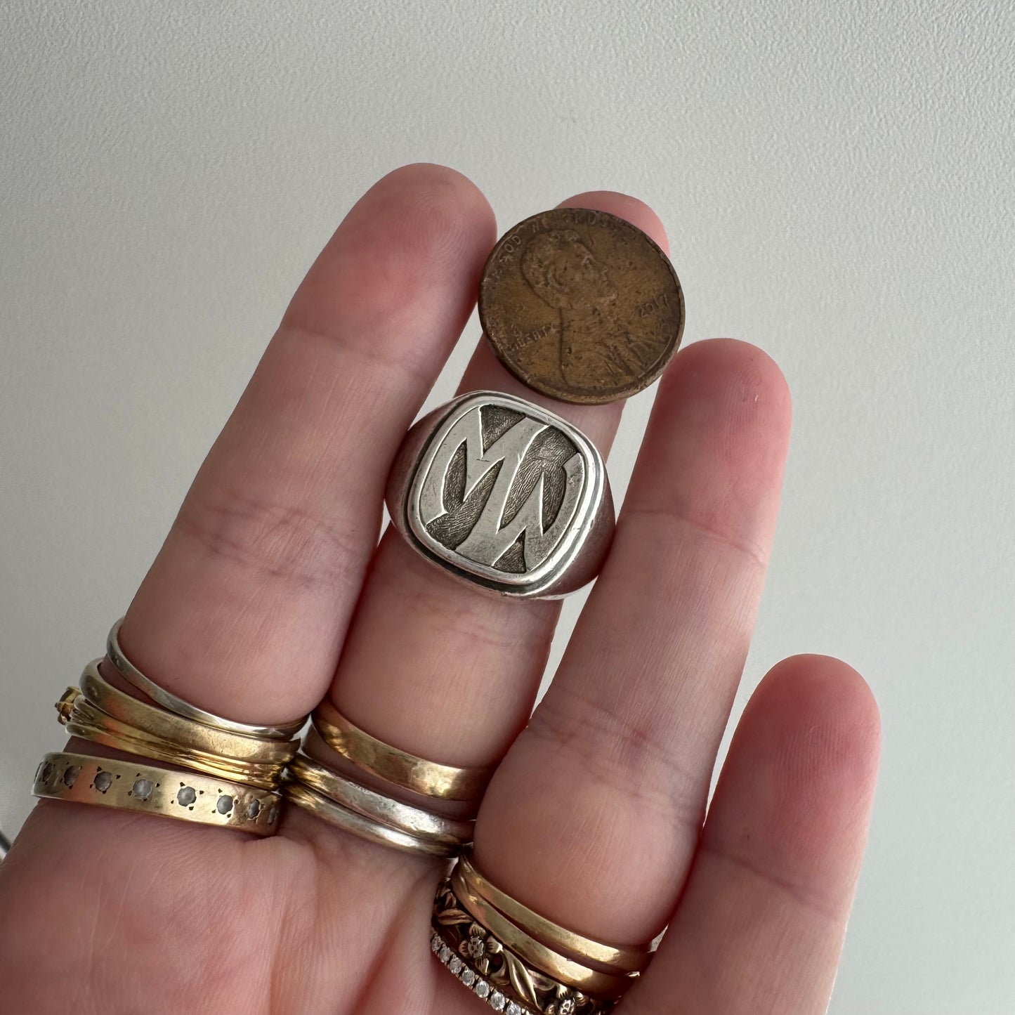 [short term listing] V I N T A G E // sterling silver heavy MW signet ring / size 9