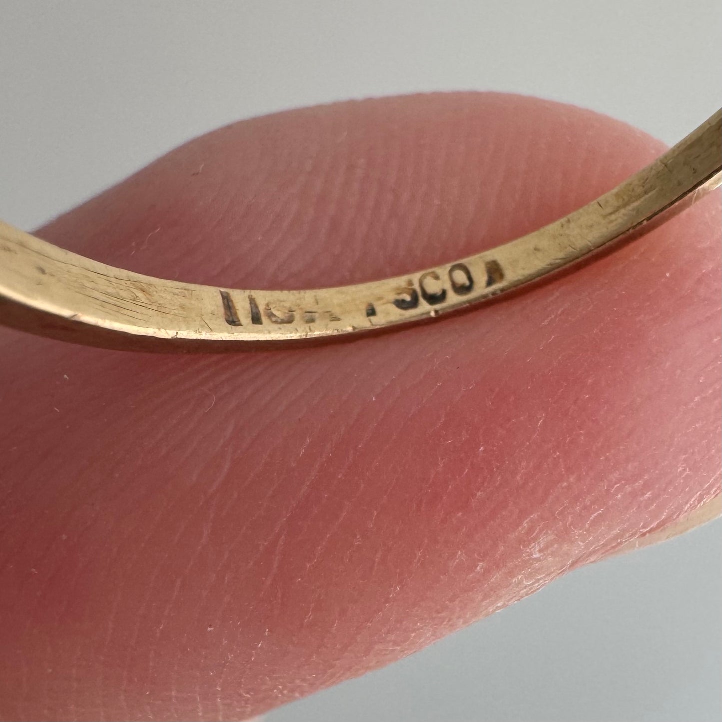 V I N T A G E // textured LOVE / 10k yellow gold LOVE word ring / size 8