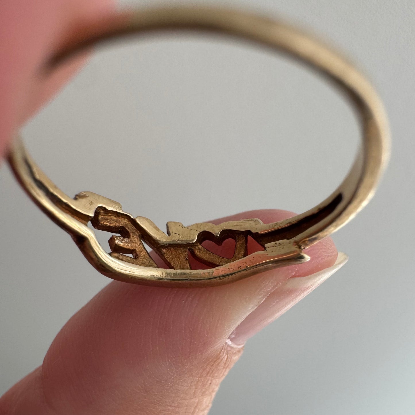 V I N T A G E // textured LOVE / 10k yellow gold LOVE word ring / size 8
