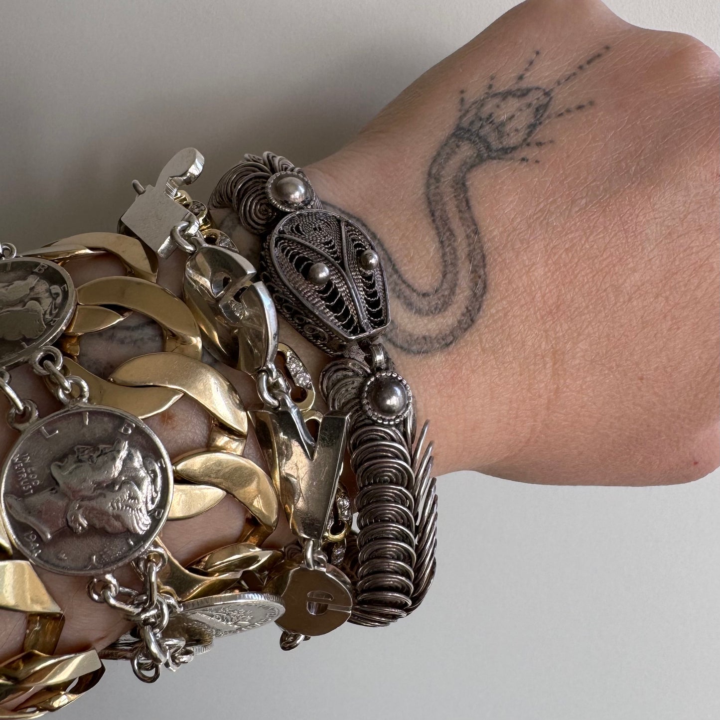 V I N T A G E // a snake and her spirals / sterling silver ouroboros snake bracelet / 7", 30g