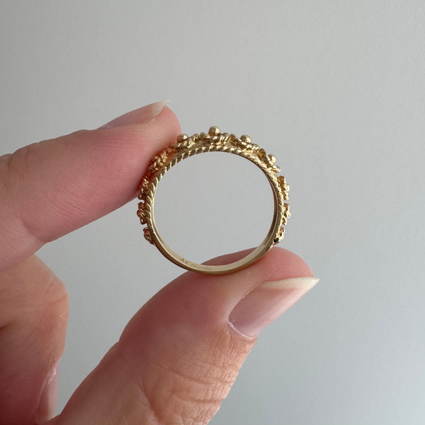 V I N T A G E // rope flowers / 14k tapered victorian style domed band / size 5