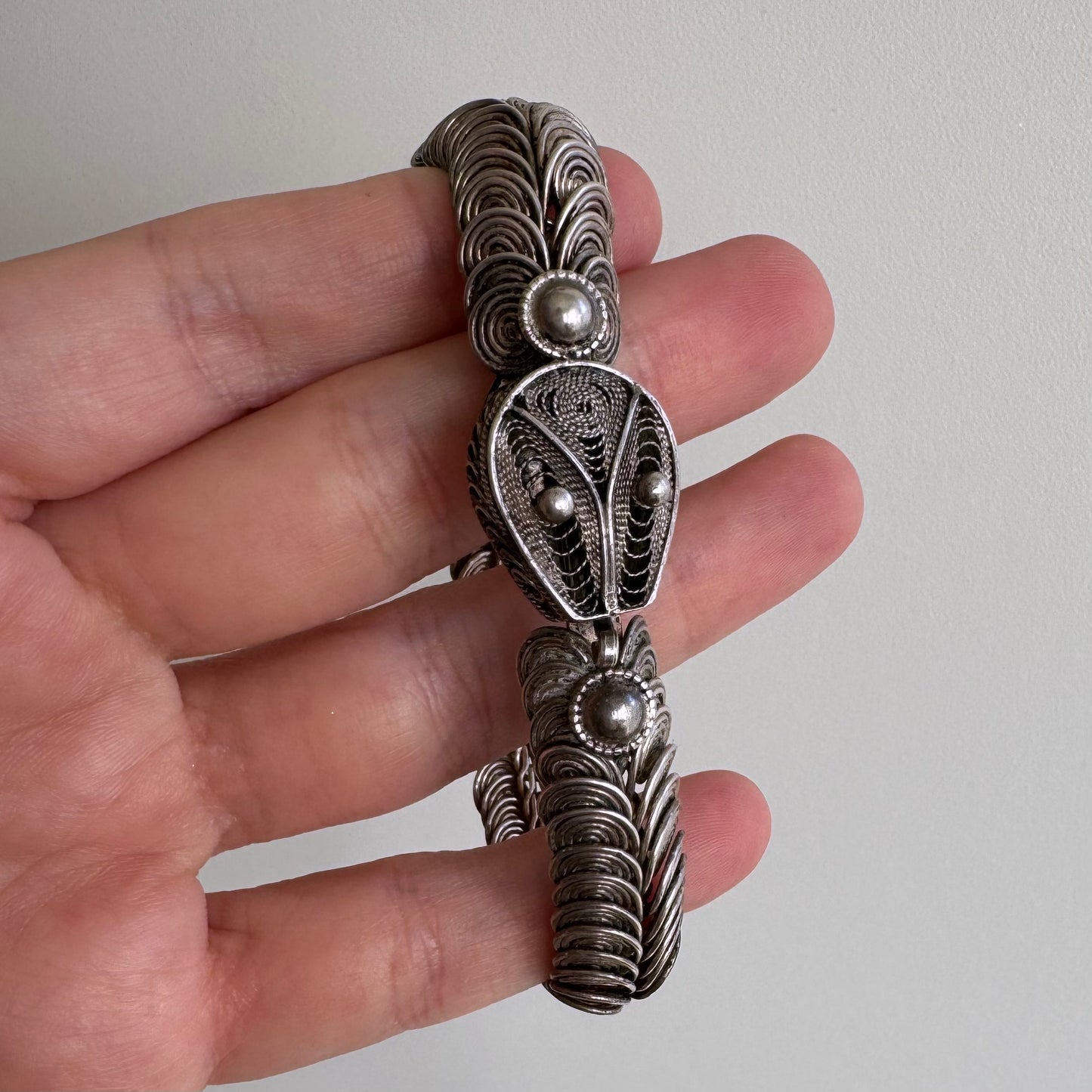 V I N T A G E // a snake and her spirals / sterling silver ouroboros snake bracelet / 7", 30g