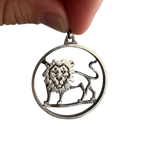 V I N T A G E // friendly lion / sterling silver lion / a pendant