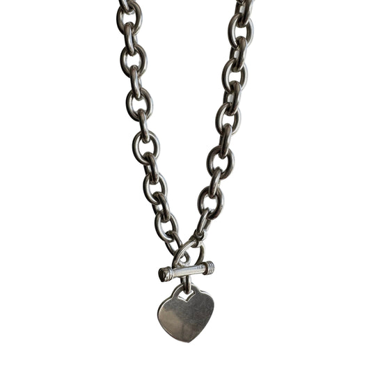 V I N T A G E // heart adorned / sterling silver oval cable link toggle chain with a heart pendant / 17", 84g