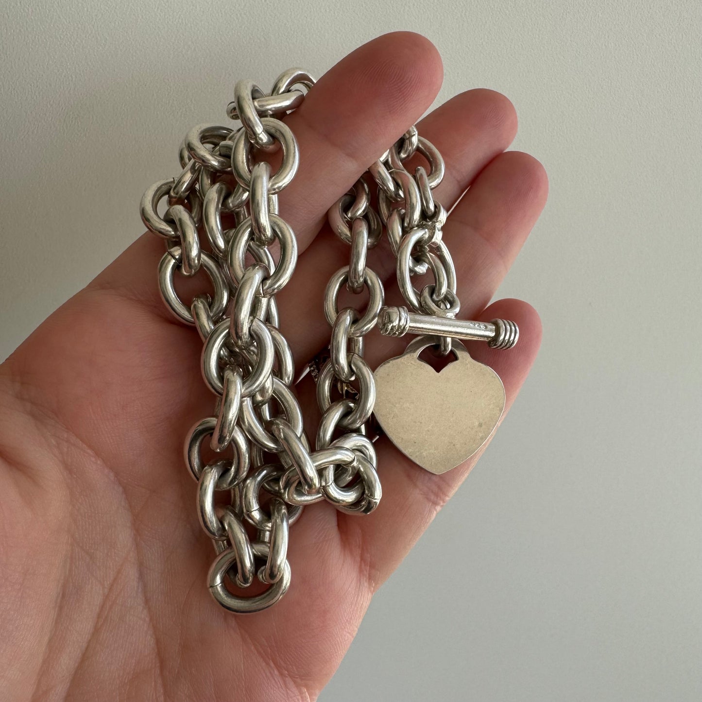 V I N T A G E // heart adorned / sterling silver oval cable link toggle chain with a heart pendant / 17", 84g