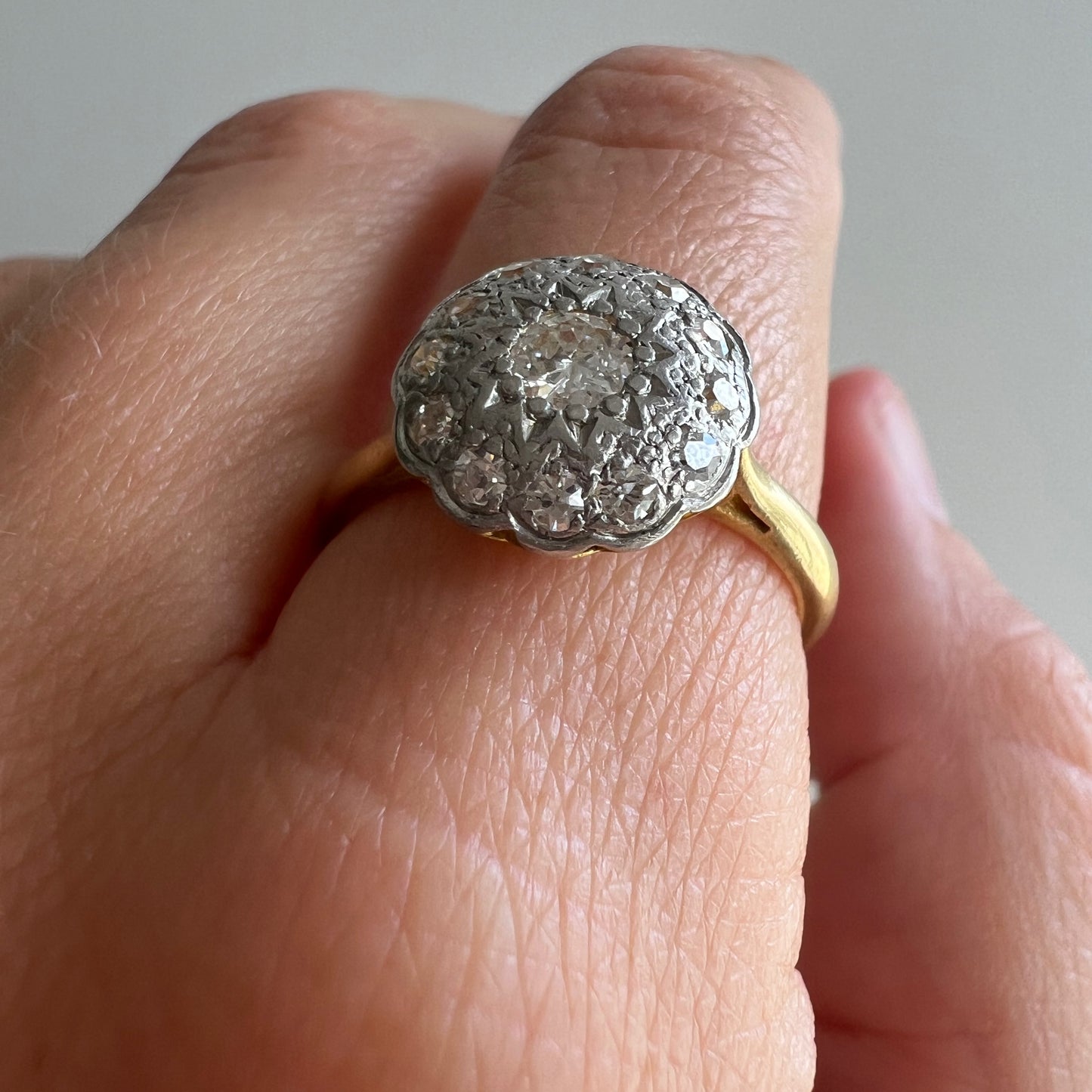 V I N T A G E // star daisy / 18k platinum and diamond celestial floral cluster ring / size 7.75