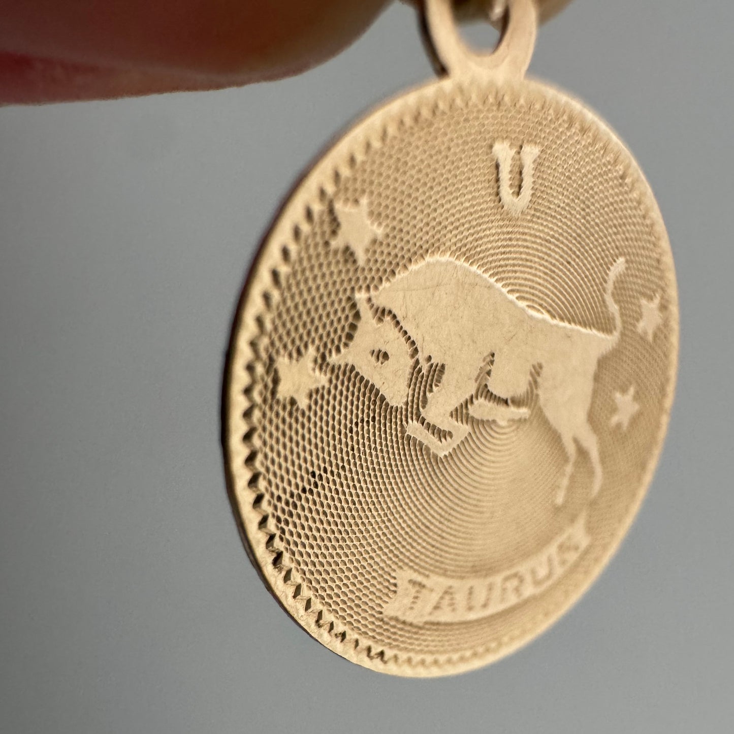 V I N T A G E // dainty bull / 14k yellow gold Taurus zodiac bull by Crea / a charm or pendant