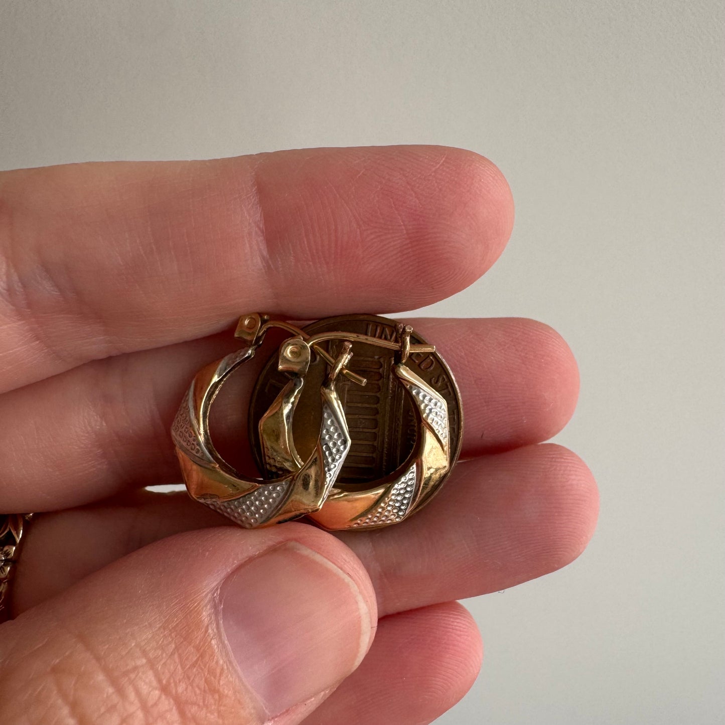 P R E - L O V E D // everyday geometry / 14k yellow and white gold hoops / ~5/8"