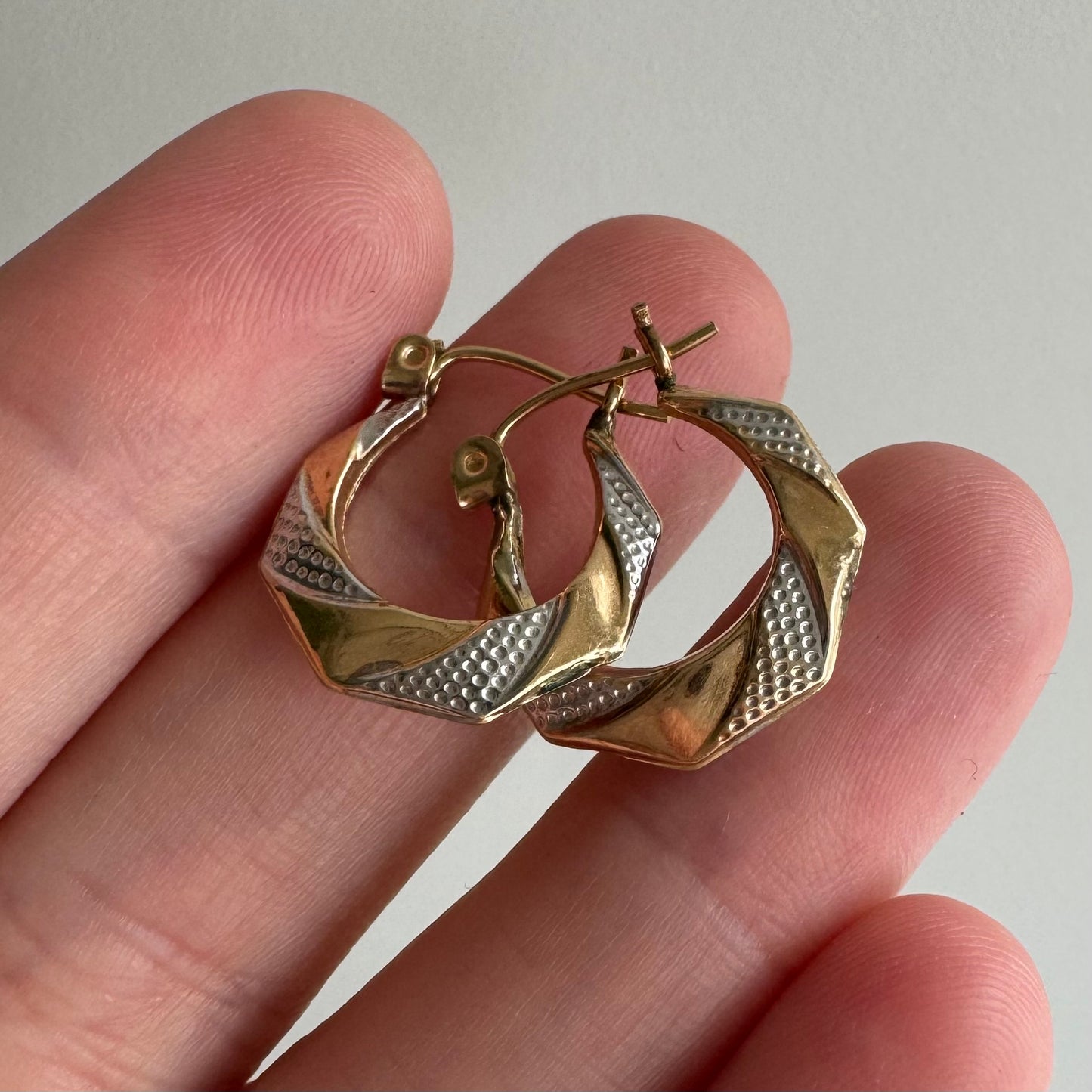 P R E - L O V E D // everyday geometry / 14k yellow and white gold hoops / ~5/8"