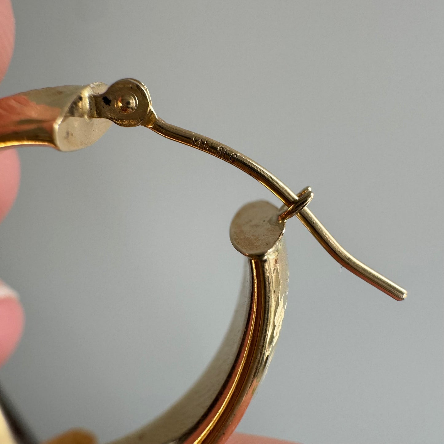 P R E - L O V E D // terrific texture / 14k yellow gold wide oval hoops / over 1"