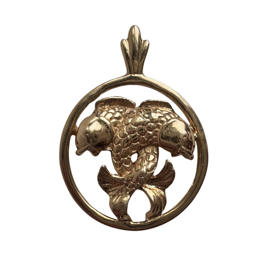 V I N T A G E // fish embrace / 14k yellow gold Pisces zodiac / a pendant