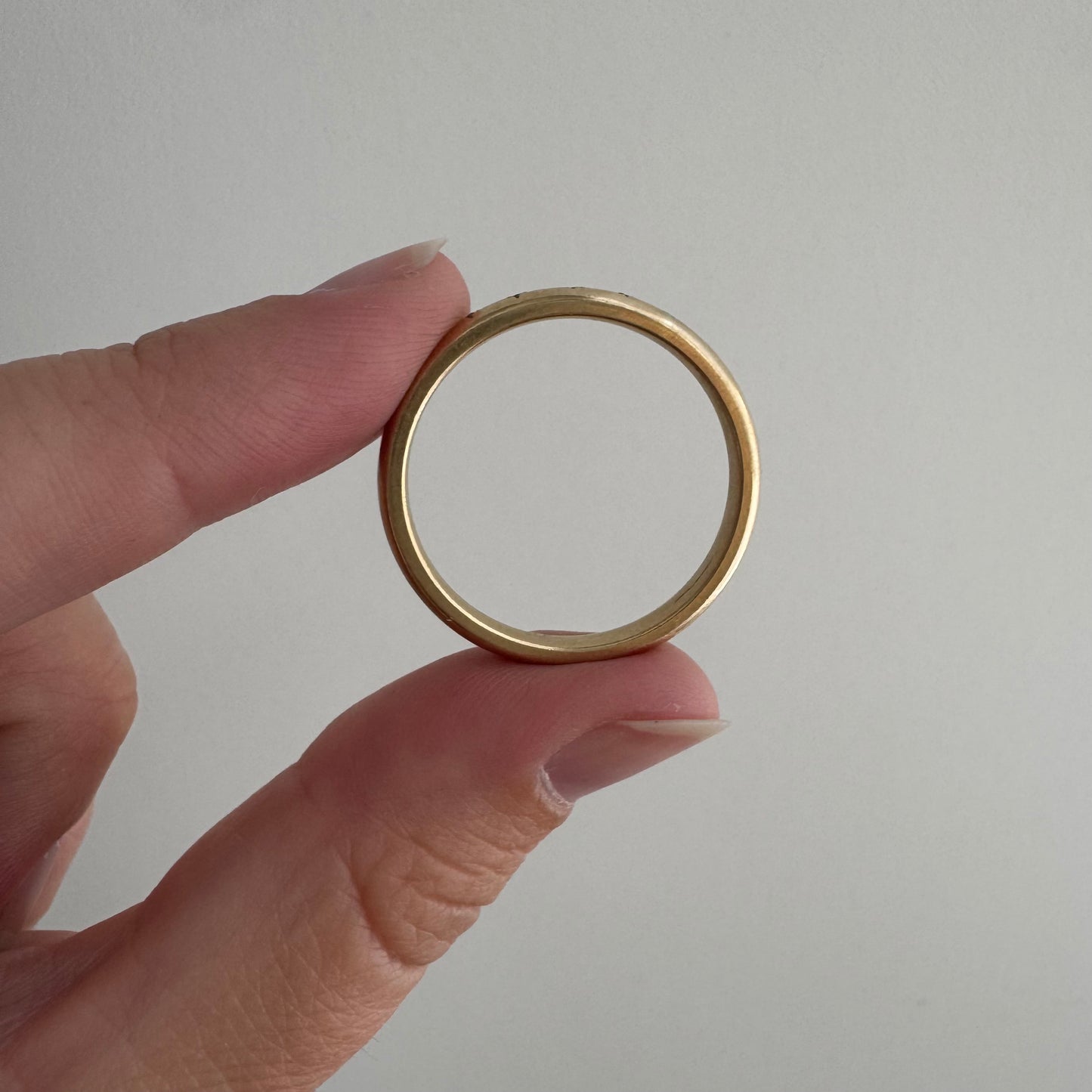 reimagined V I N T A G E // star story / 14k skinny donut band with seven new star-set diamonds / size 12