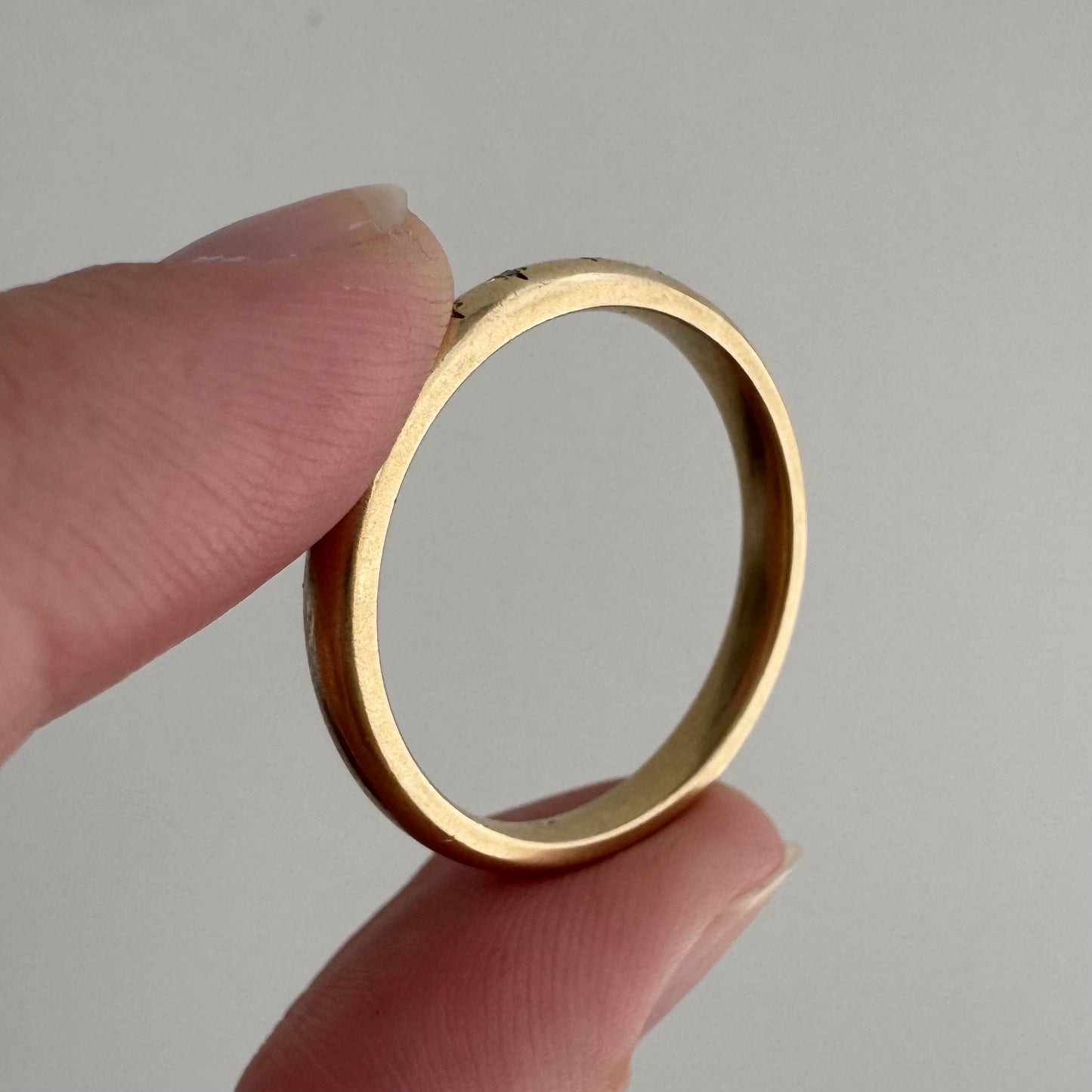 reimagined V I N T A G E // star story / 14k skinny donut band with seven new star-set diamonds / size 12