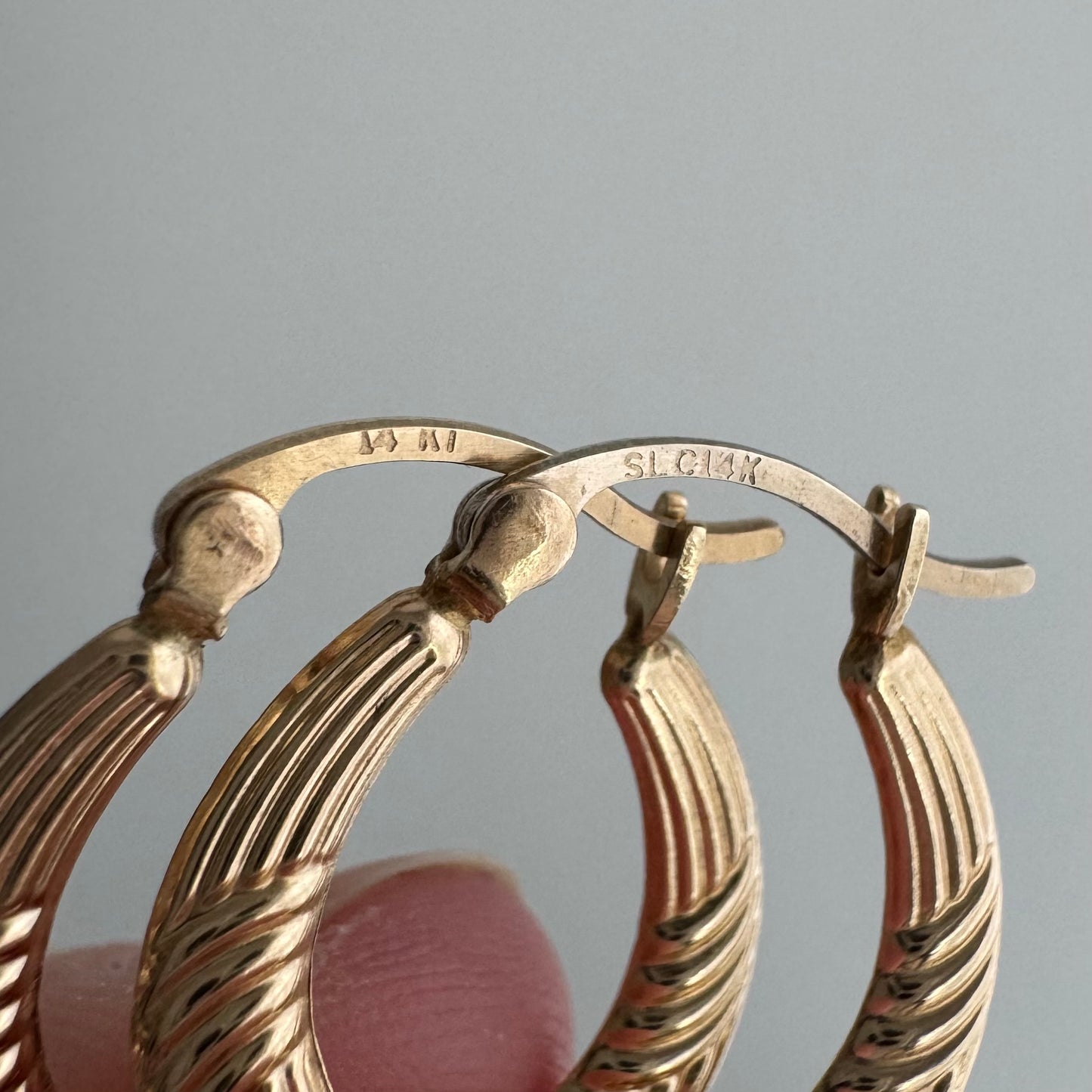 V I N T A G E // twists and turns / 14k gold textured puffy hollow hoops / latch back earrings