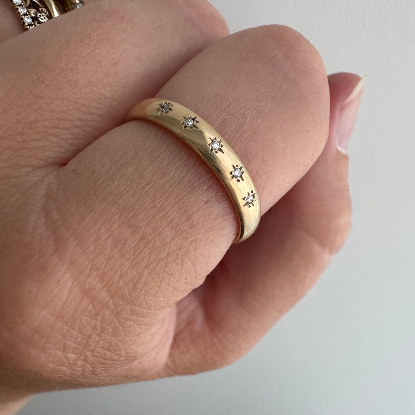 reimagined V I N T A G E // star story / 14k Artcarved comfort fit band with five new star-set diamonds / size 7.75