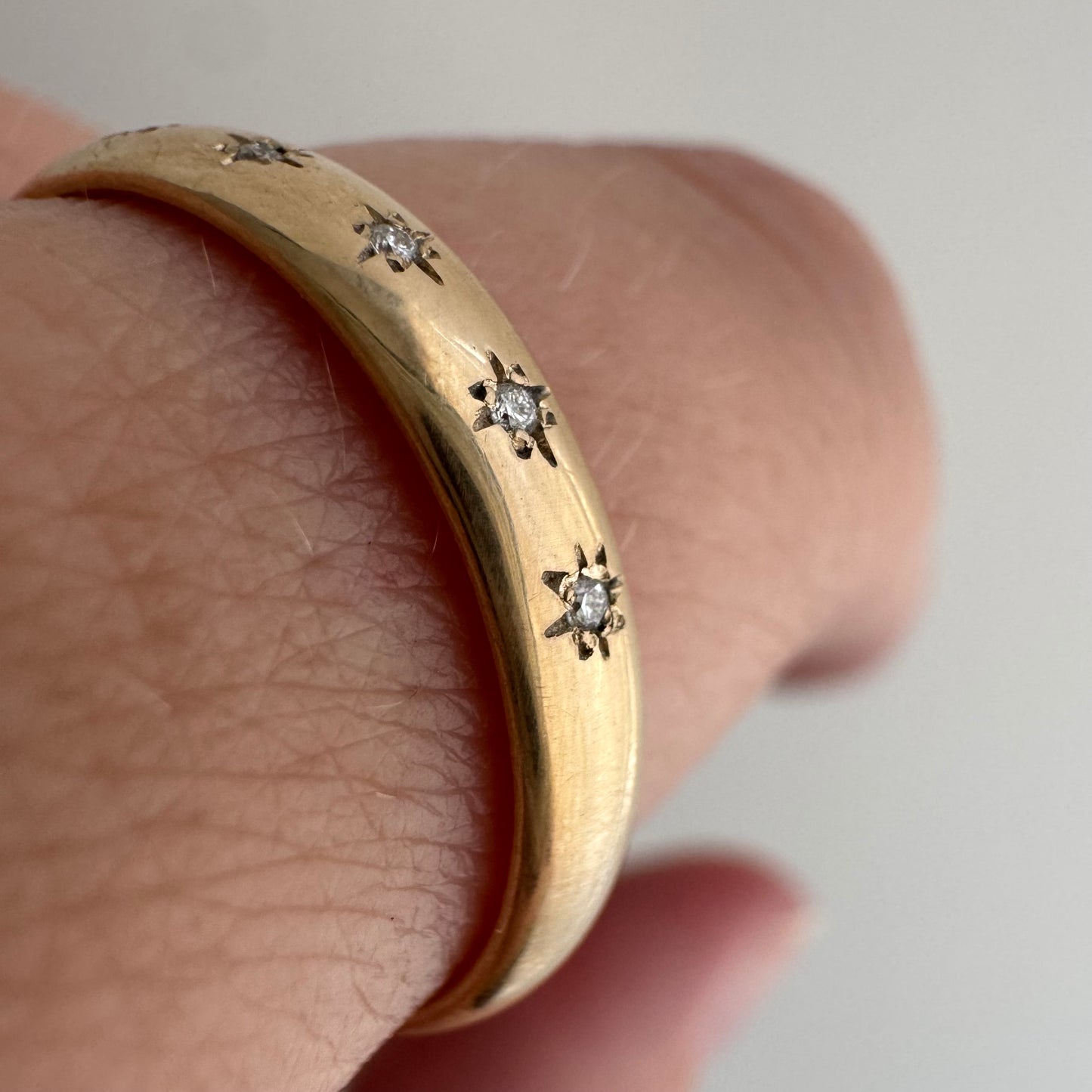 reimagined V I N T A G E // star story / 14k Artcarved comfort fit band with five new star-set diamonds / size 7.75