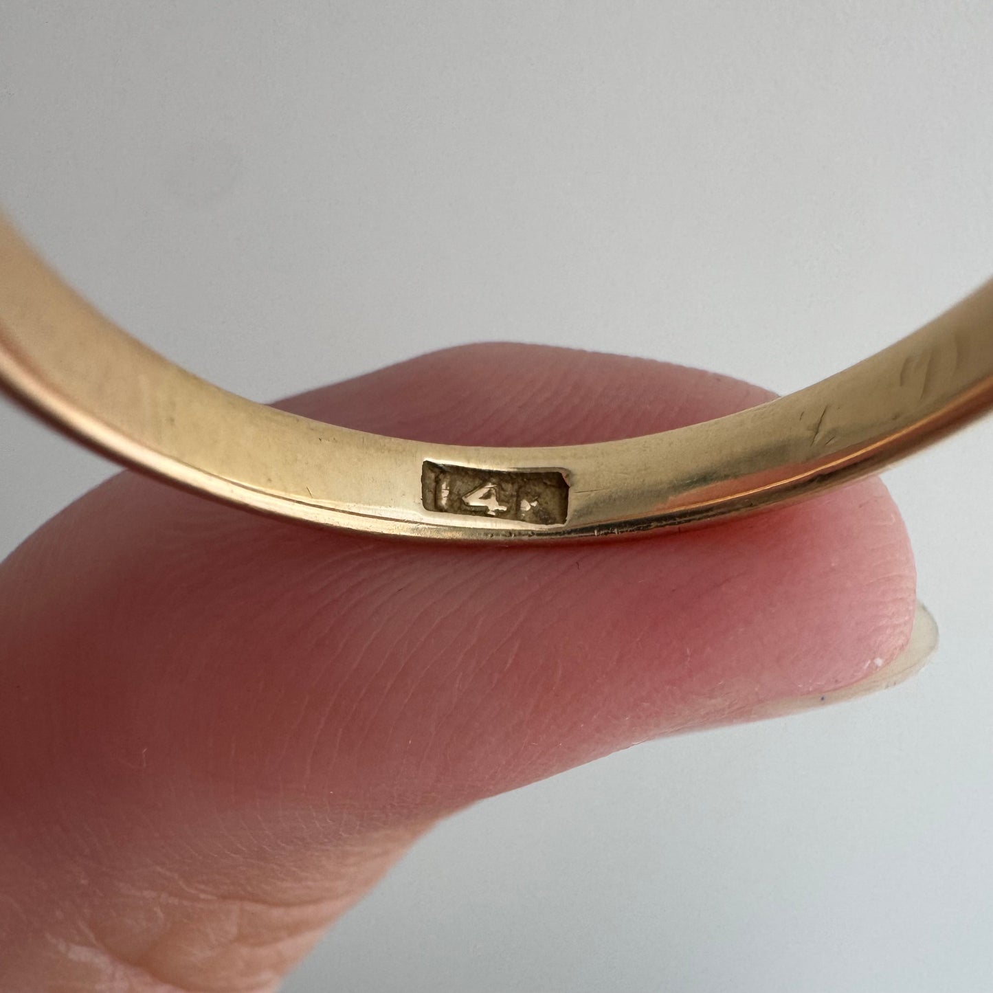 reimagined A N T I Q U E // star story / 14k art deco D-shaped band with five new star-set diamonds / size 8.75+