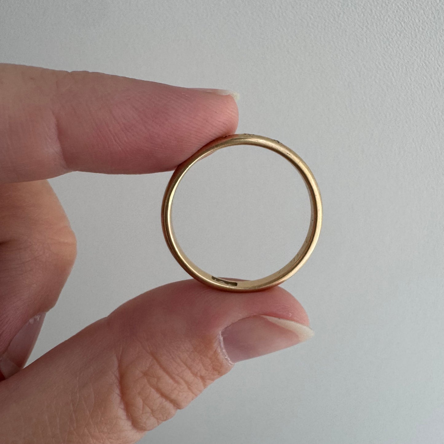 reimagined A N T I Q U E // star story / 14k art deco D-shaped band with five new star-set diamonds / size 8.75+