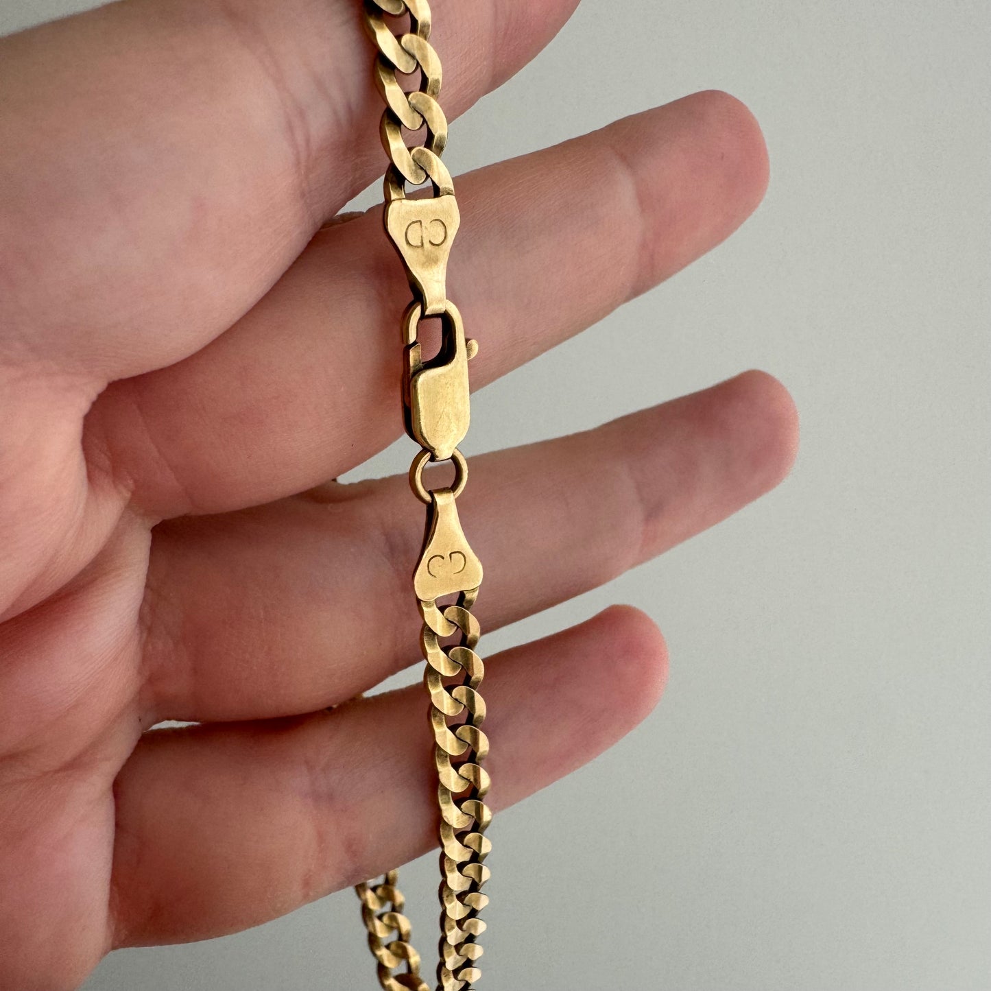 V I N T A G E // classic curb / 10k yellow gold flat diamond cut curb link bracelet / shy of 8.25", 6.5g