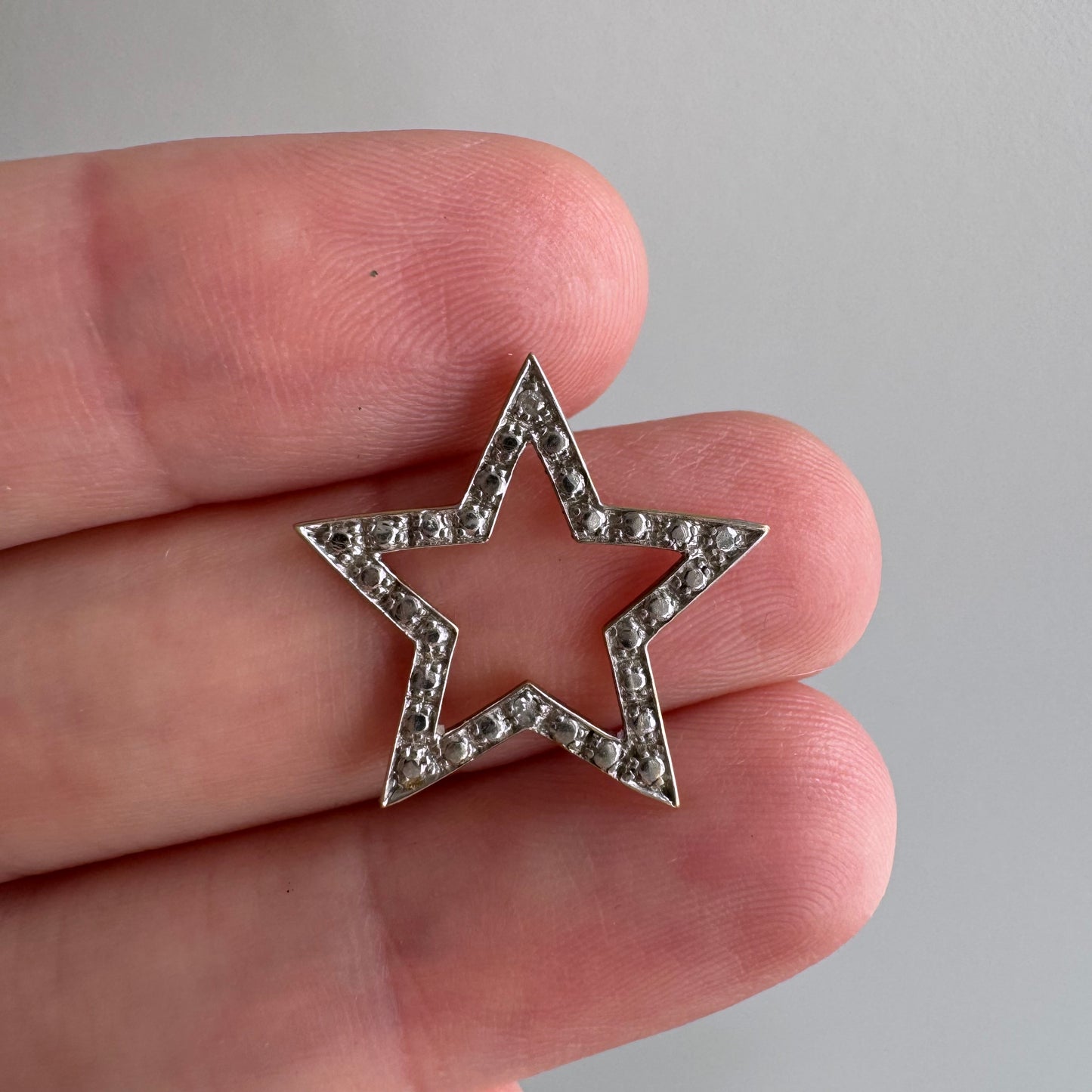 V I N T A G E // classic star / 10k yellow and white gold star with two diamonds / a pendant