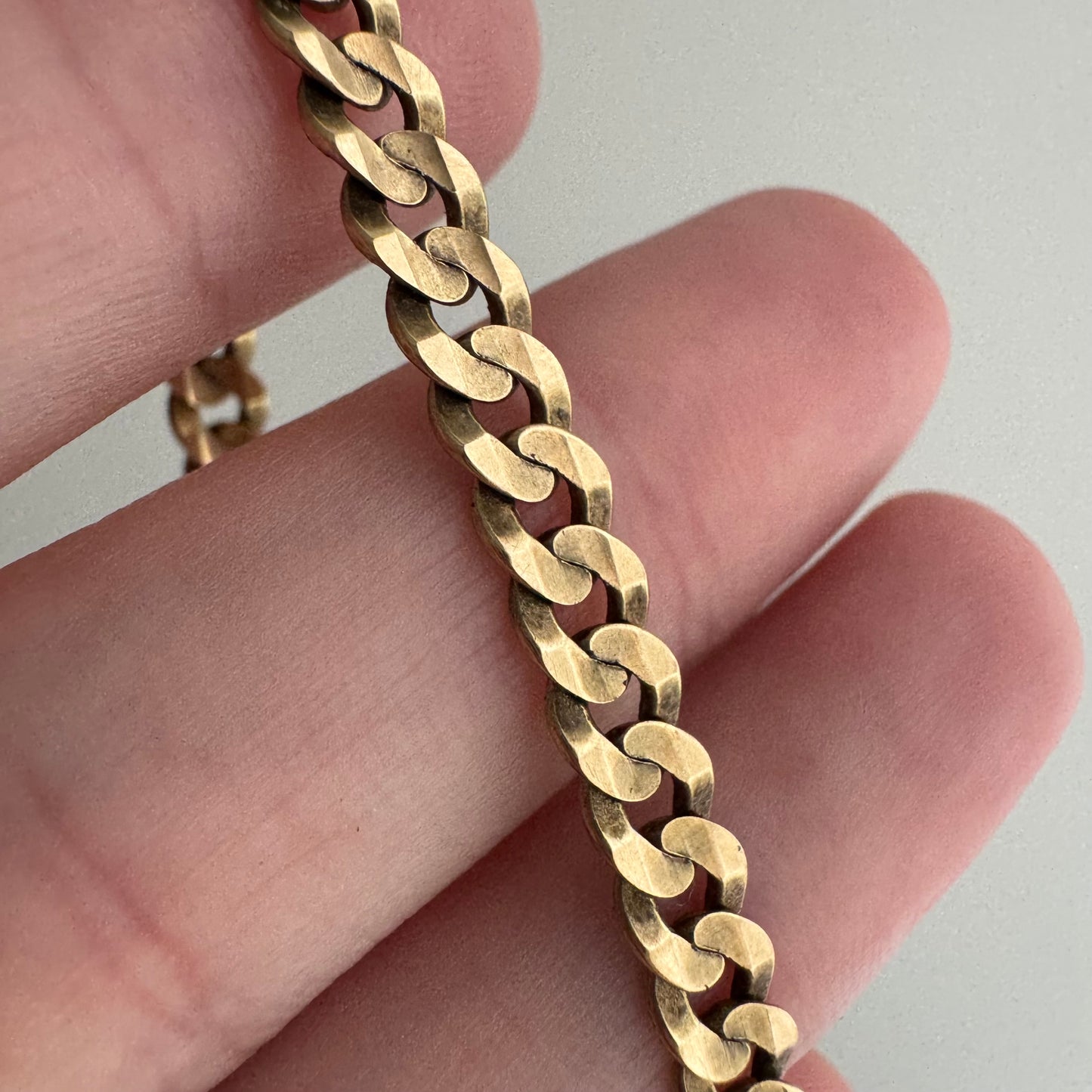 V I N T A G E // classic curb / 10k yellow gold flat diamond cut curb link bracelet / shy of 8.25", 6.5g