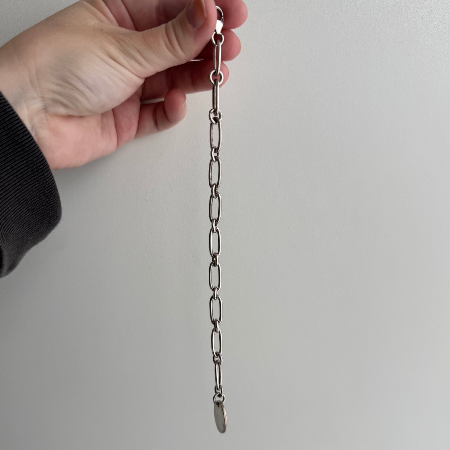 V I N T A G E // charmed chain / sterling silver trombone paperclip chain link bracelet with round tag / 7", 14.3g