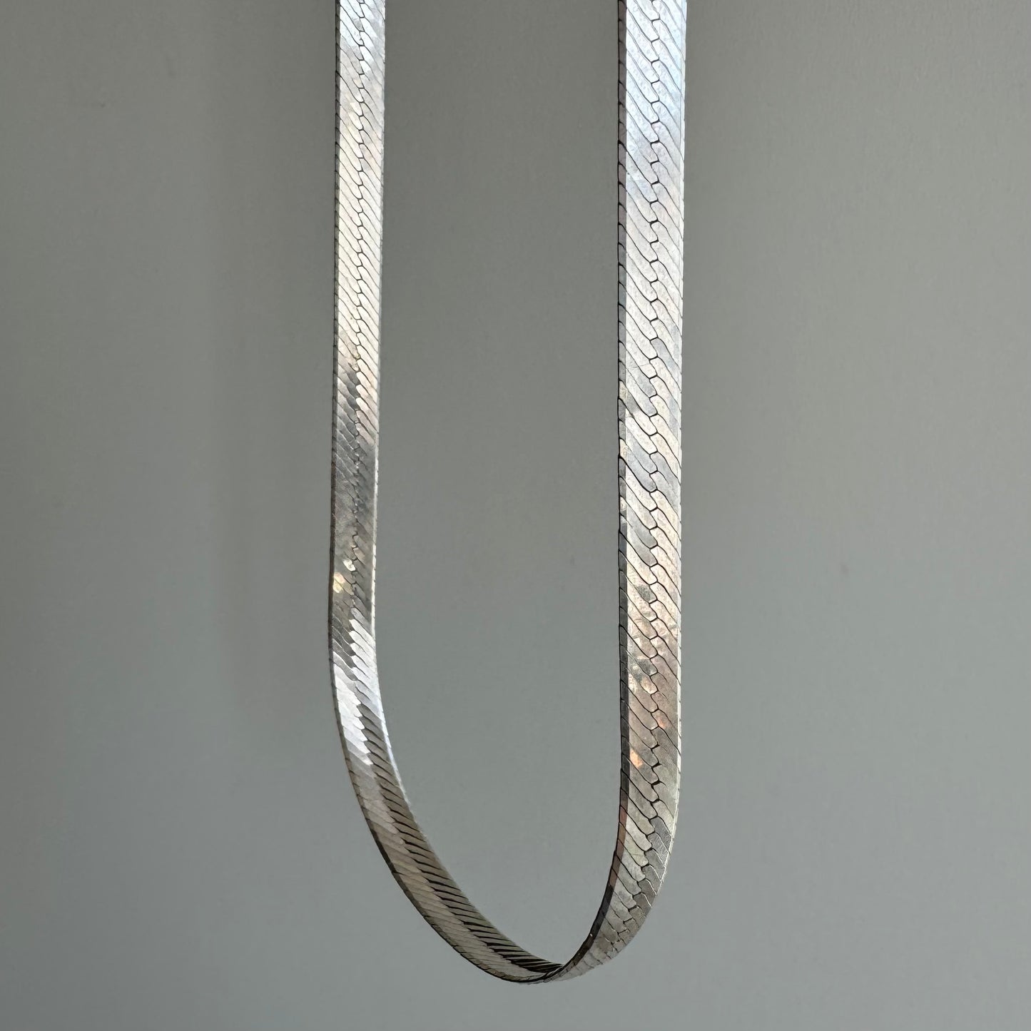 P R E - L O V E D // shiny layer / sterling silver wide long herringbone flat chain / 24", 24g