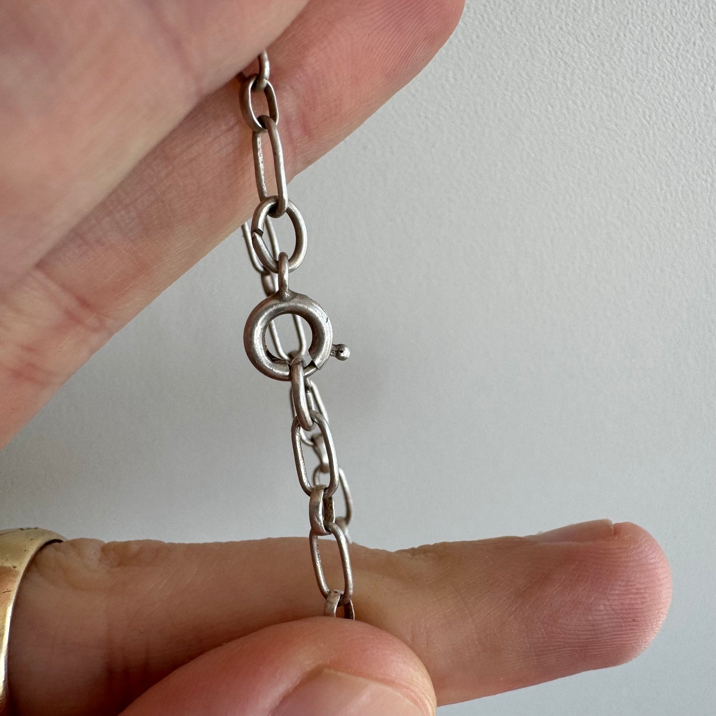 V I N T A G E // dainty trombone / sterling silver trombone style paperclip chain / 18", 4.5g