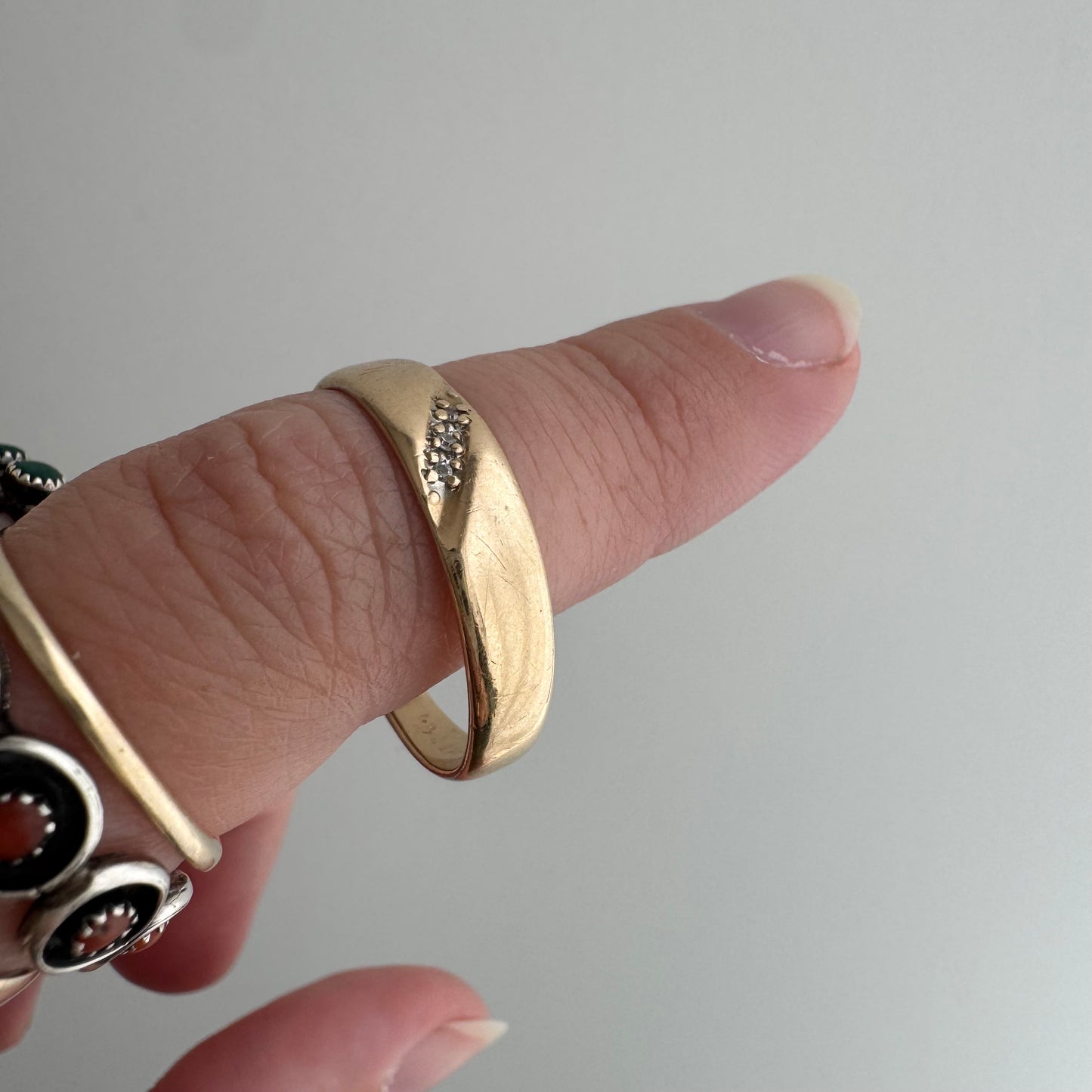 V I N T A G E // leaning trilogy / 14k and diamond tapered stacking band / size 11.5