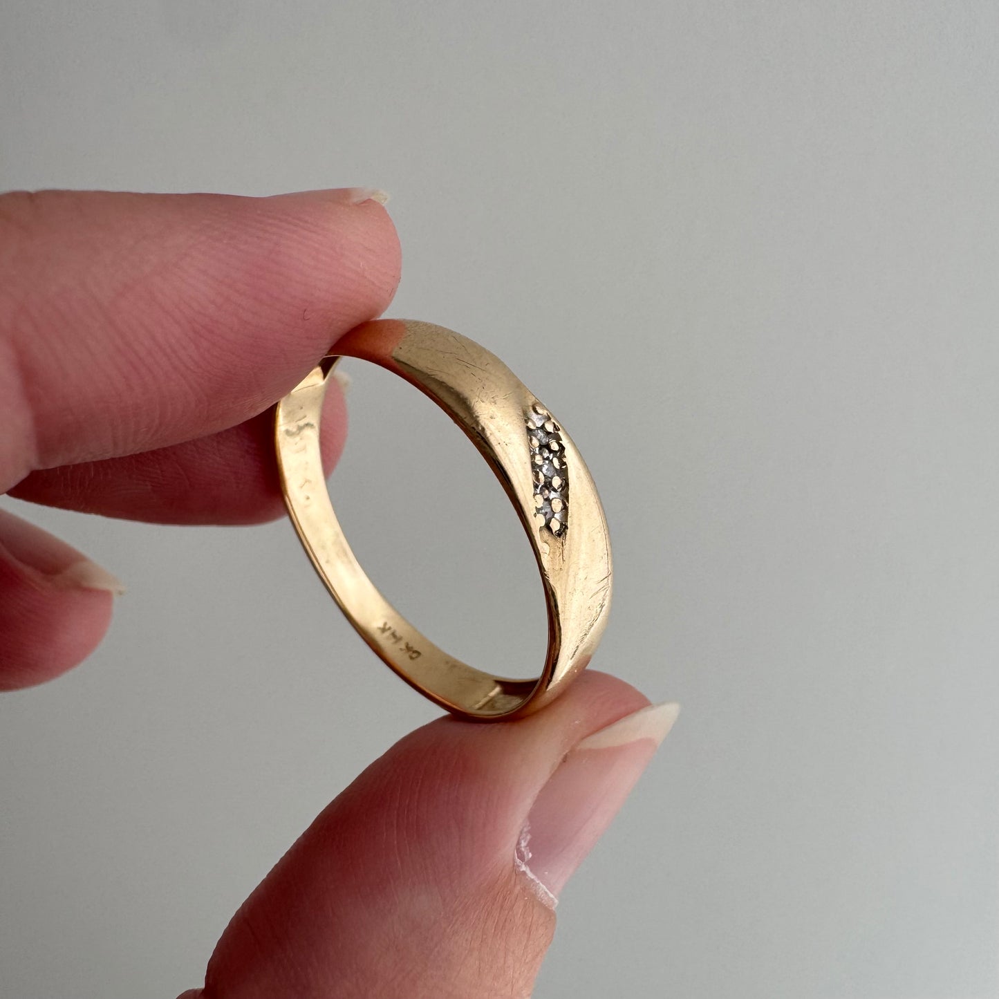 V I N T A G E // leaning trilogy / 14k and diamond tapered stacking band / size 11.5