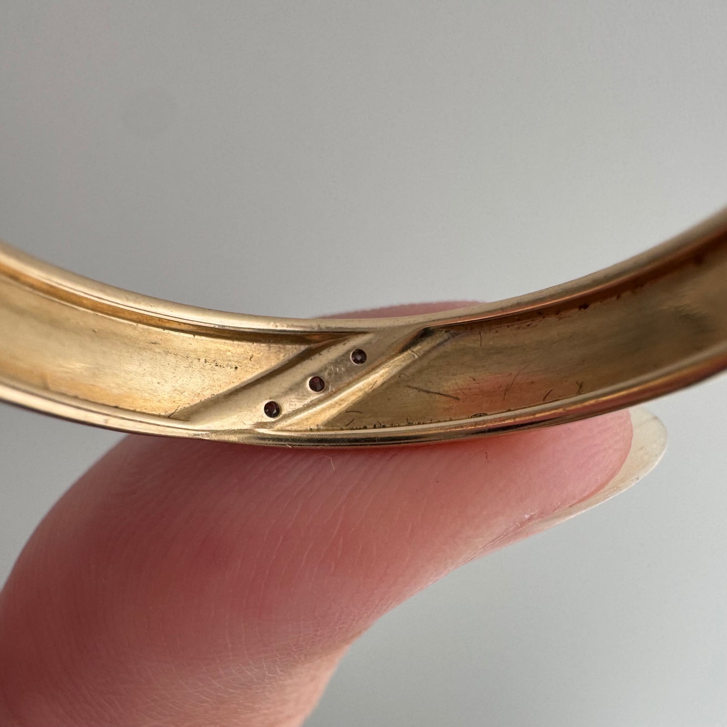 V I N T A G E // leaning trilogy / 14k and diamond tapered stacking band / size 11.5