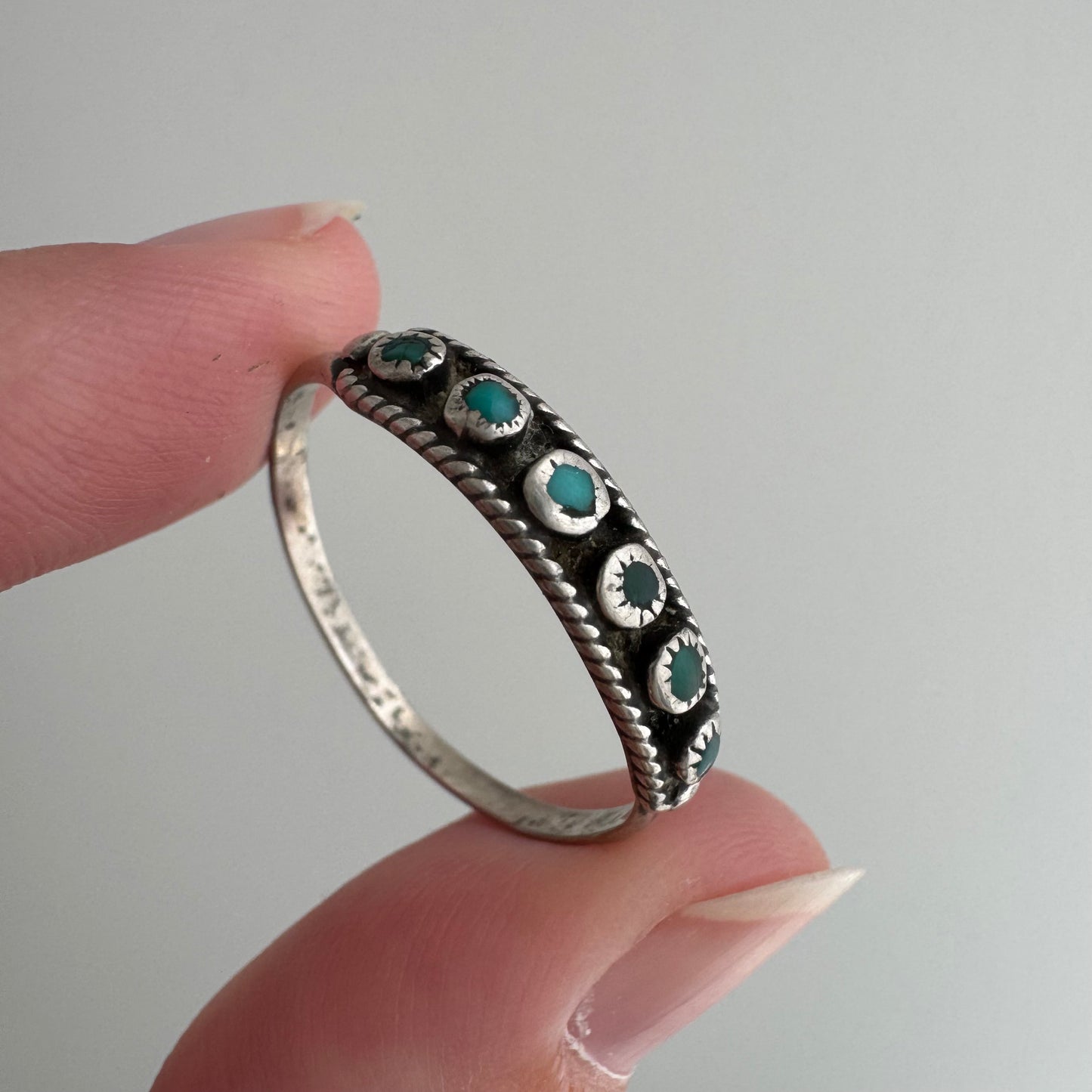 V I N T A G E // old and worn snake eye / sterling silver and turquoise older Zuni band / size 10+