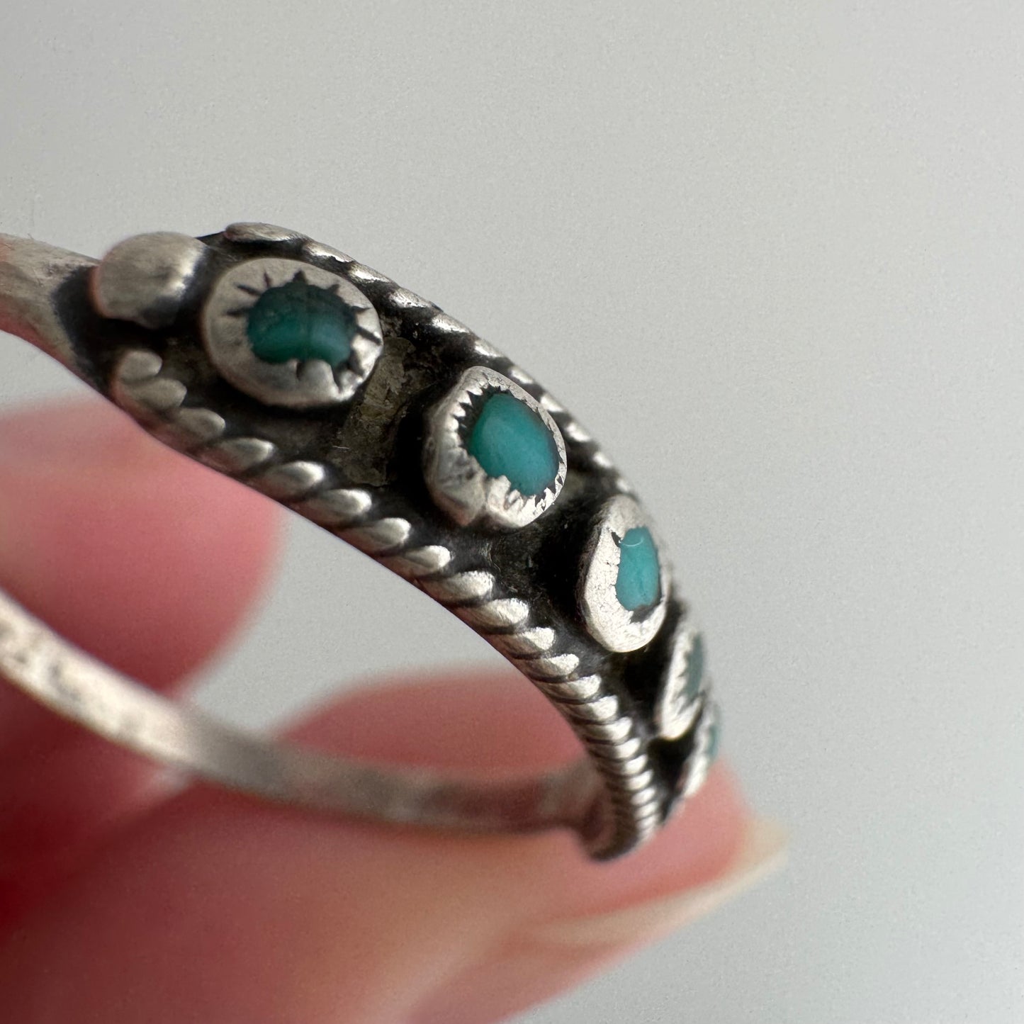 V I N T A G E // old and worn snake eye / sterling silver and turquoise older Zuni band / size 10+