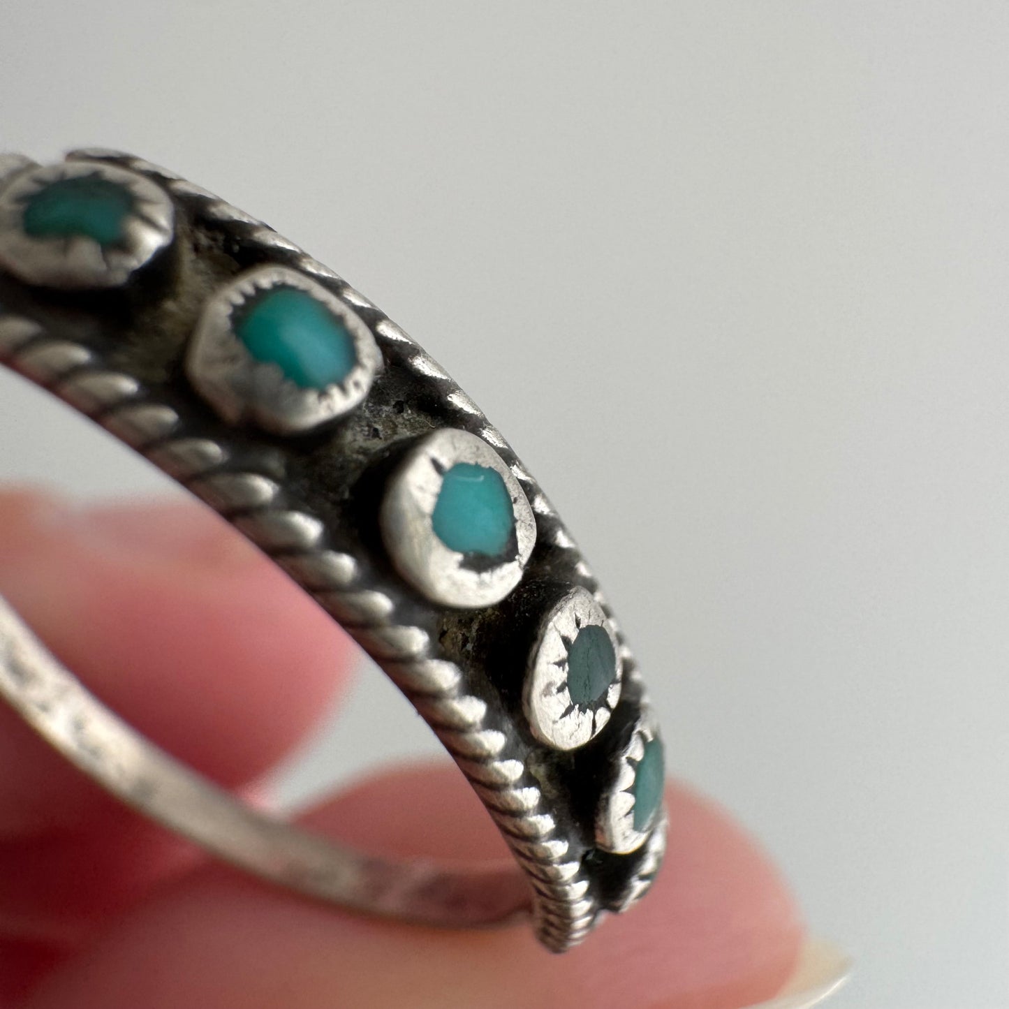 V I N T A G E // old and worn snake eye / sterling silver and turquoise older Zuni band / size 10+