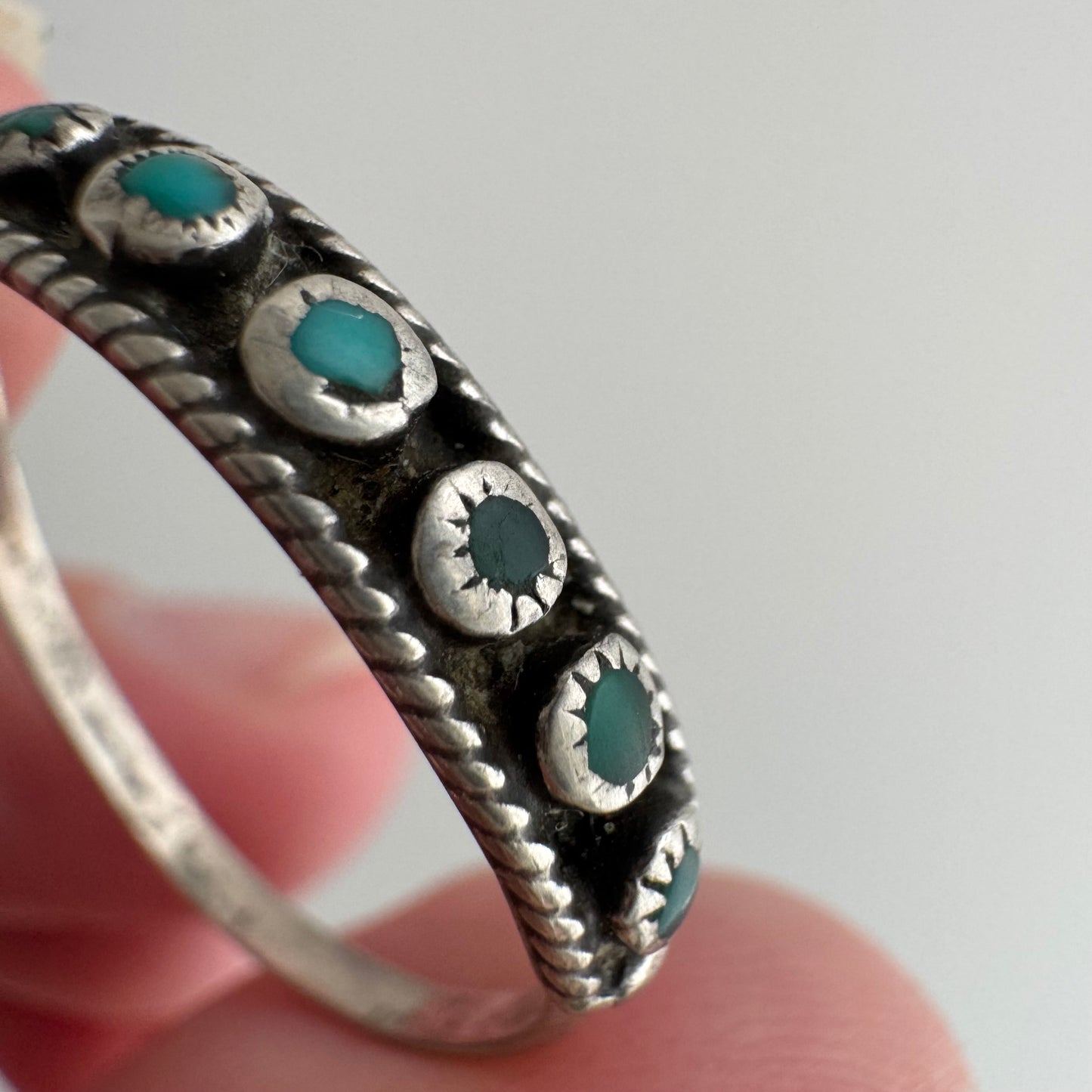 V I N T A G E // old and worn snake eye / sterling silver and turquoise older Zuni band / size 10+