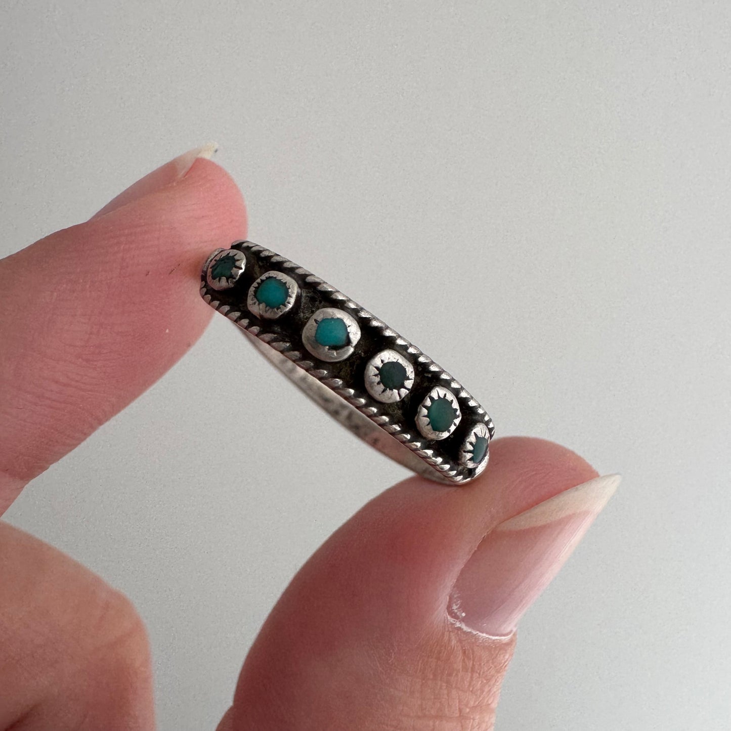 V I N T A G E // old and worn snake eye / sterling silver and turquoise older Zuni band / size 10+