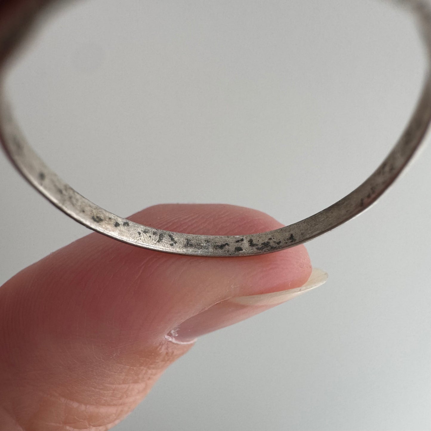 V I N T A G E // old and worn snake eye / sterling silver and turquoise older Zuni band / size 10+