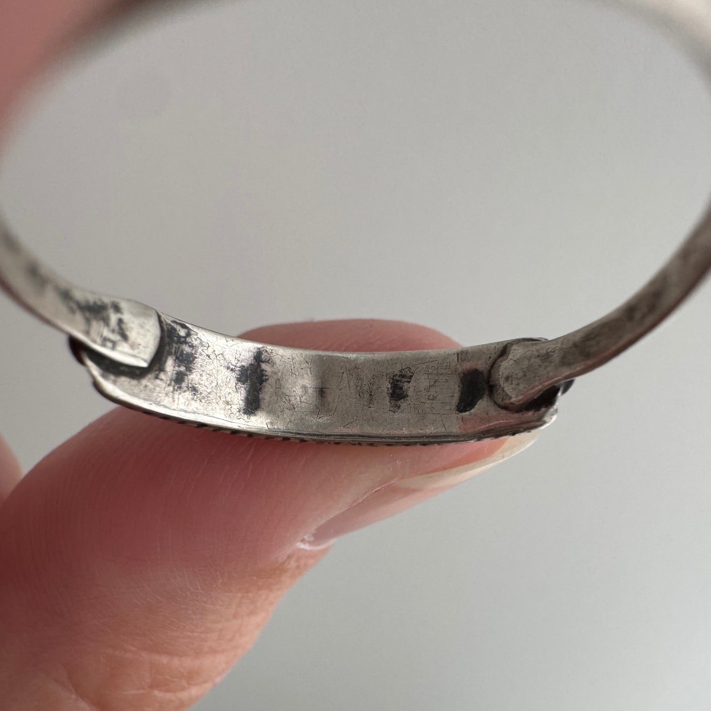 V I N T A G E // old and worn snake eye / sterling silver and turquoise older Zuni band / size 10+