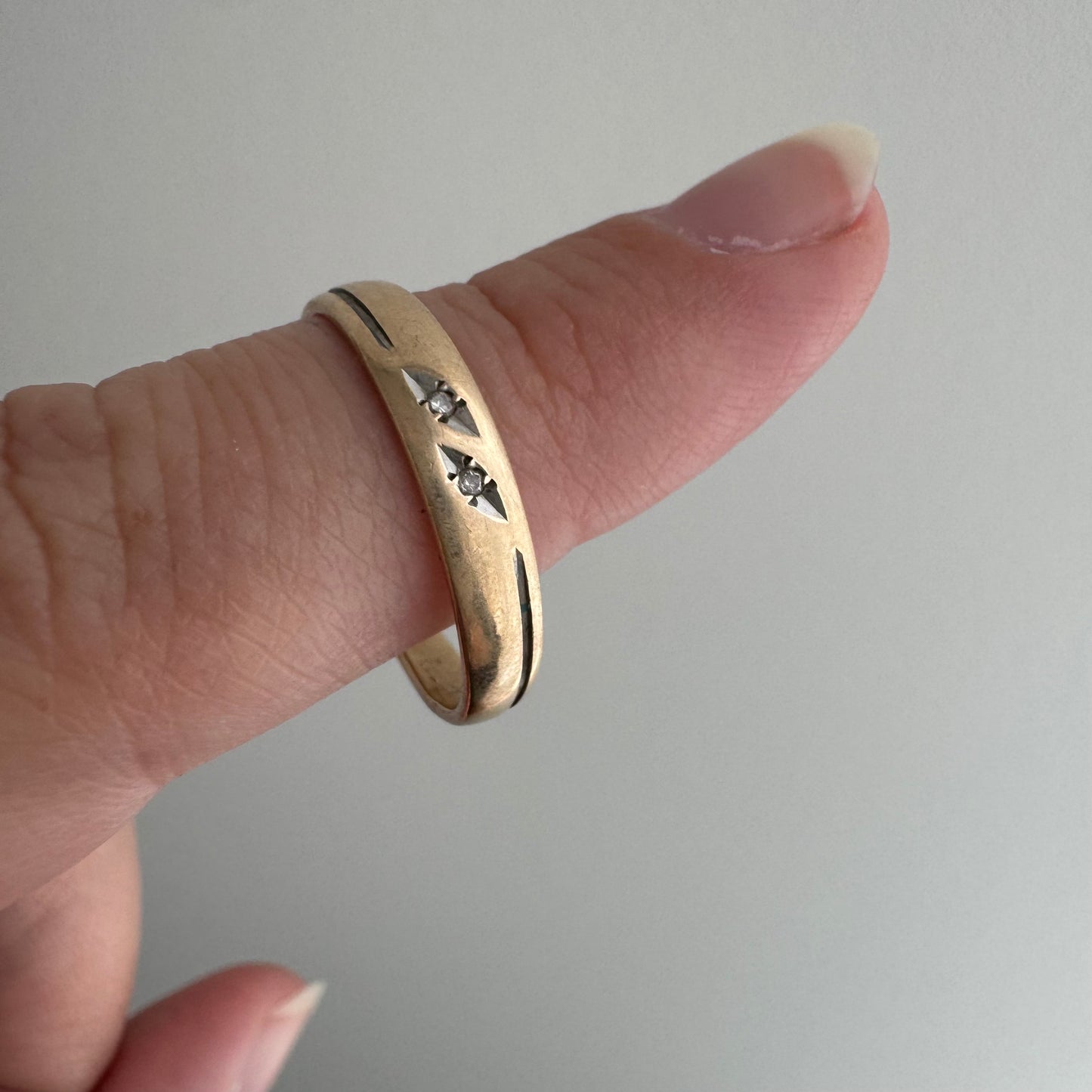 V I N T A G E / eye see you / 10k and diamond diagonal eyes band / size 8.25+