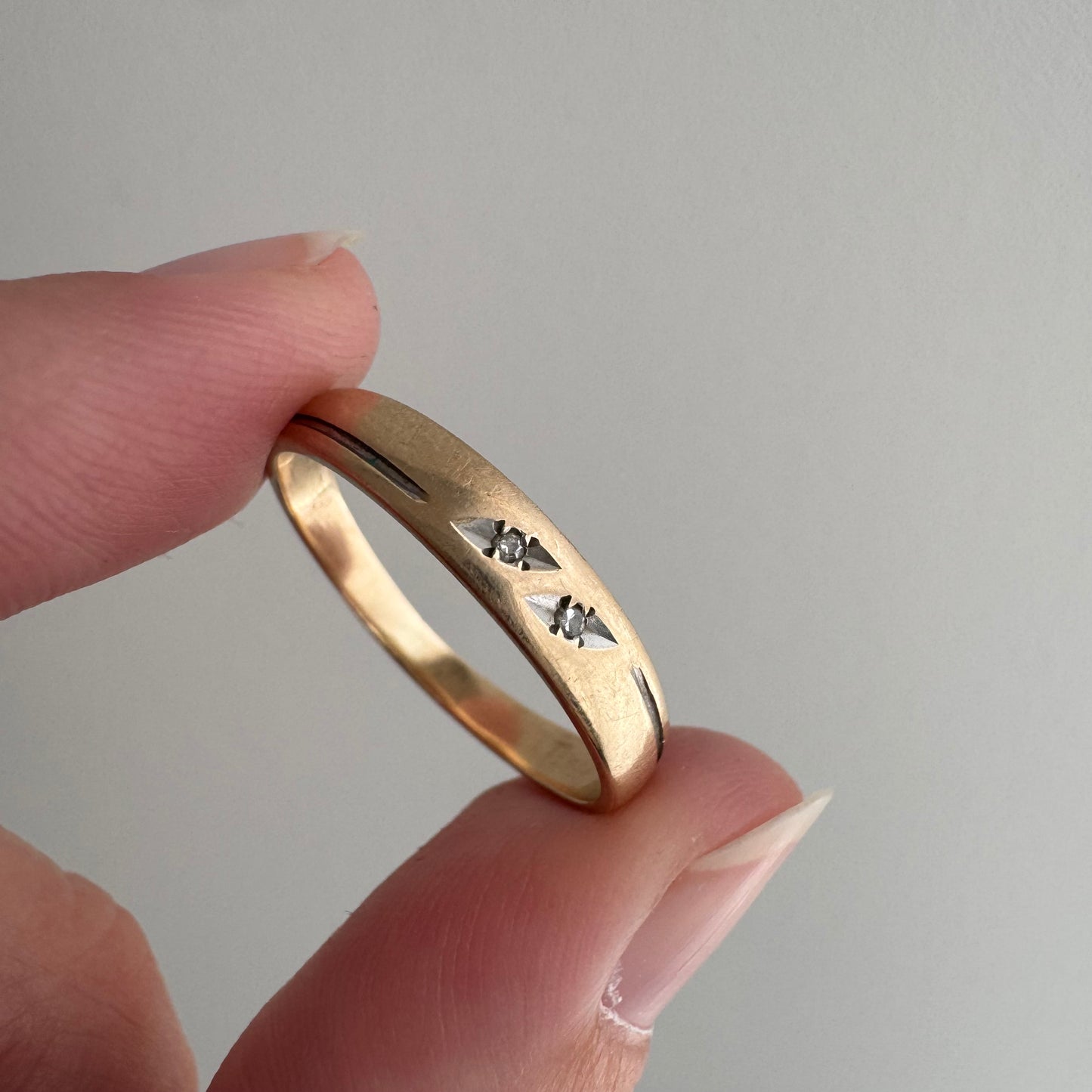 V I N T A G E / eye see you / 10k and diamond diagonal eyes band / size 8.25+