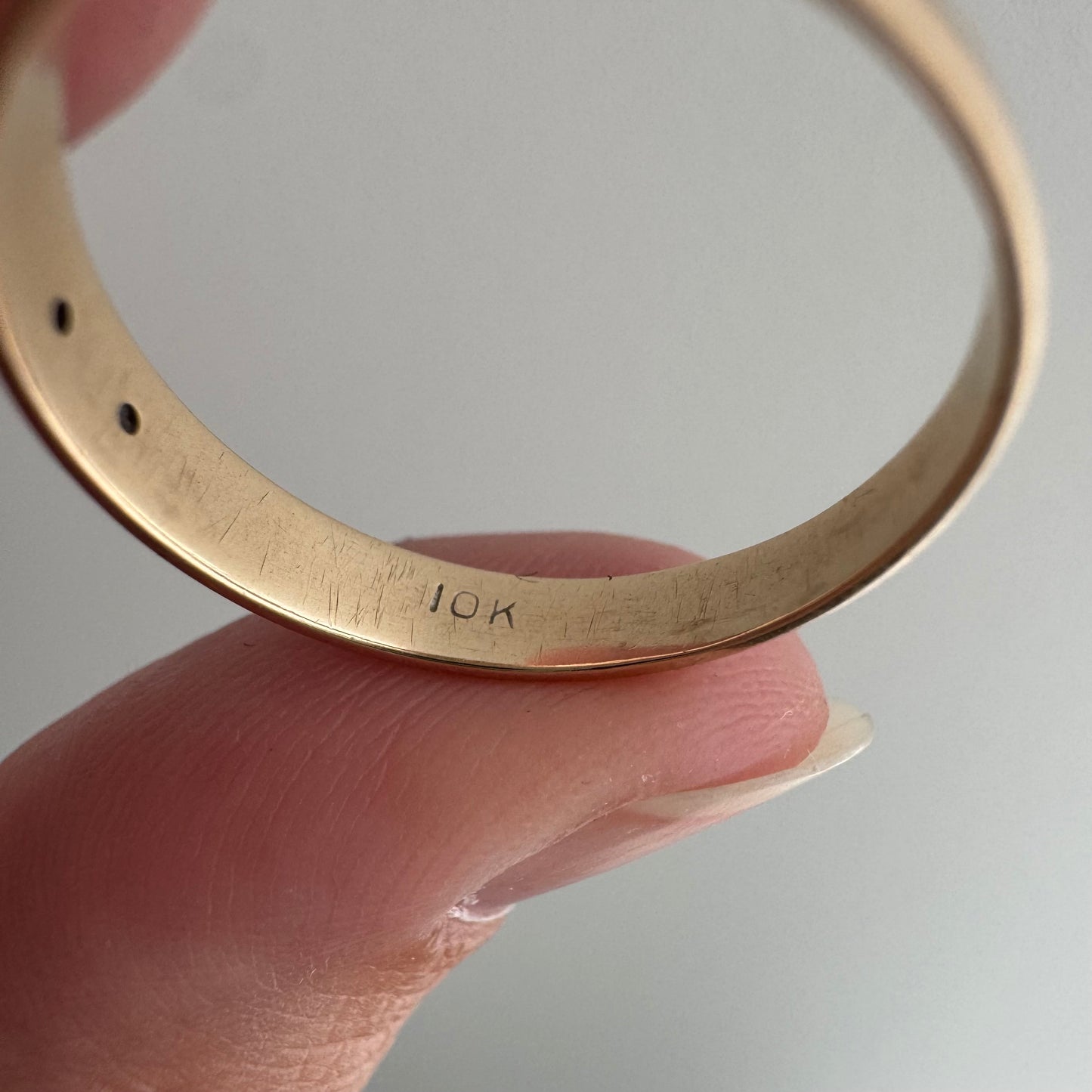 V I N T A G E / eye see you / 10k and diamond diagonal eyes band / size 8.25+