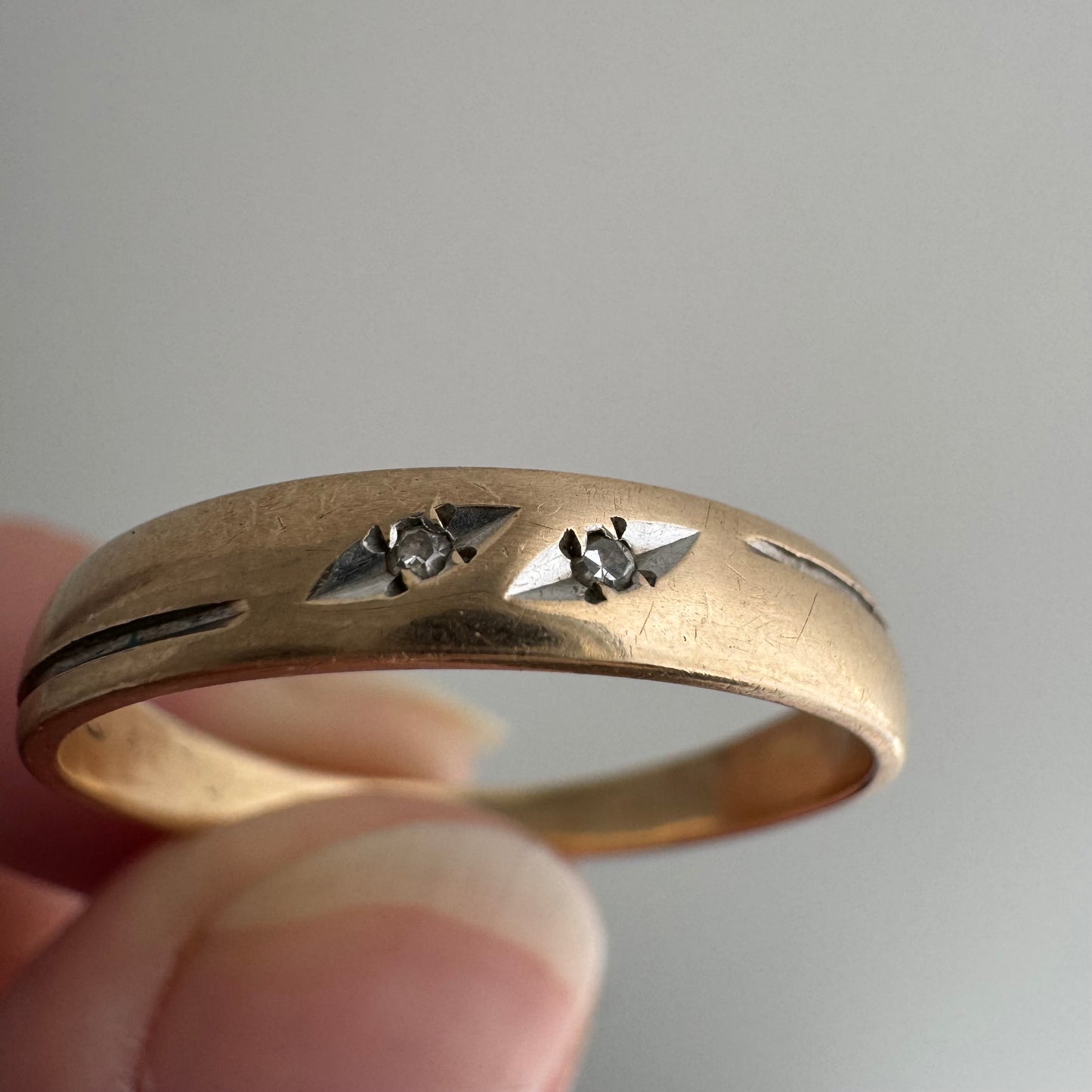 V I N T A G E / eye see you / 10k and diamond diagonal eyes band / size 8.25+