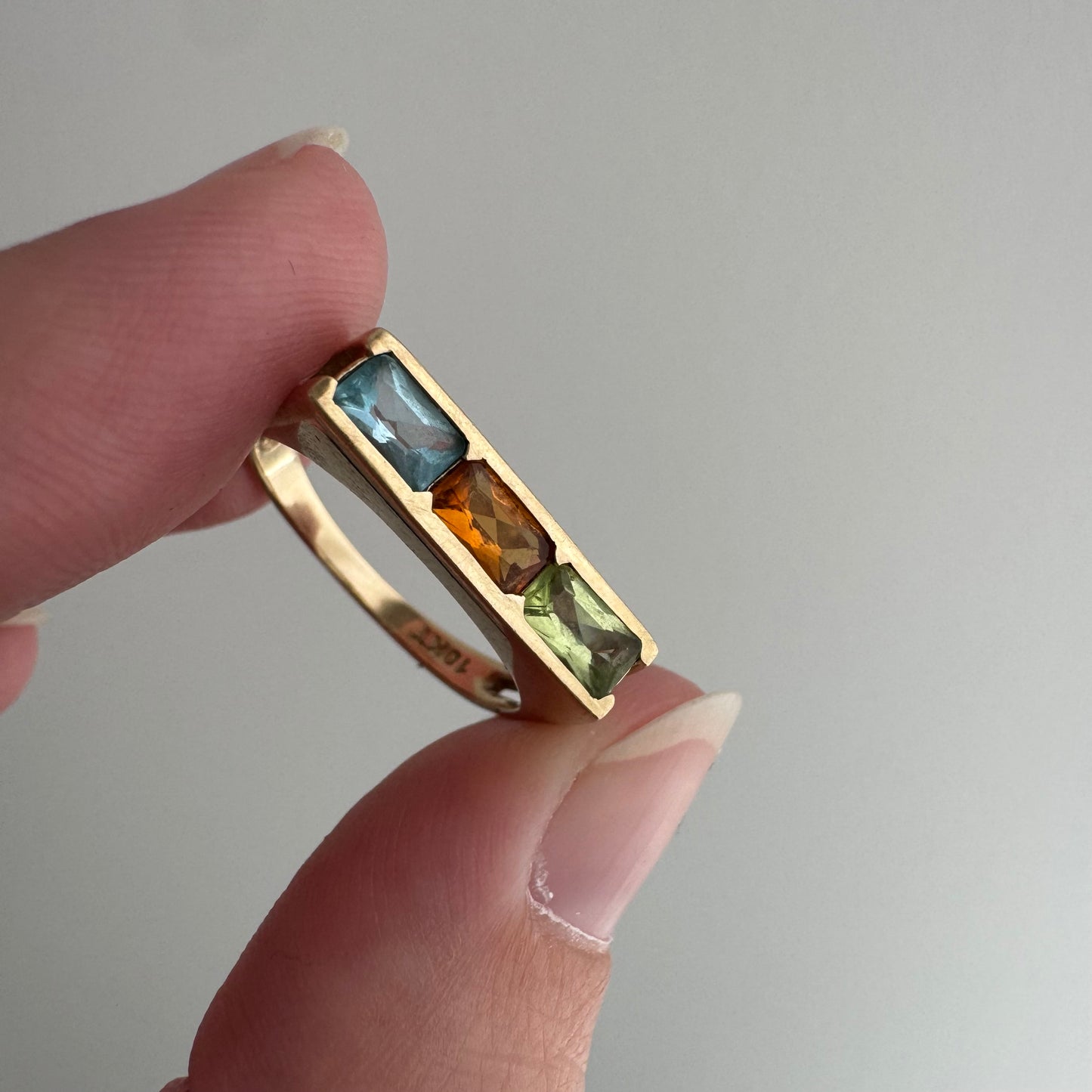 E S T A T E // I see three / 10k geometric stacking band with channel set stones / size 6.75