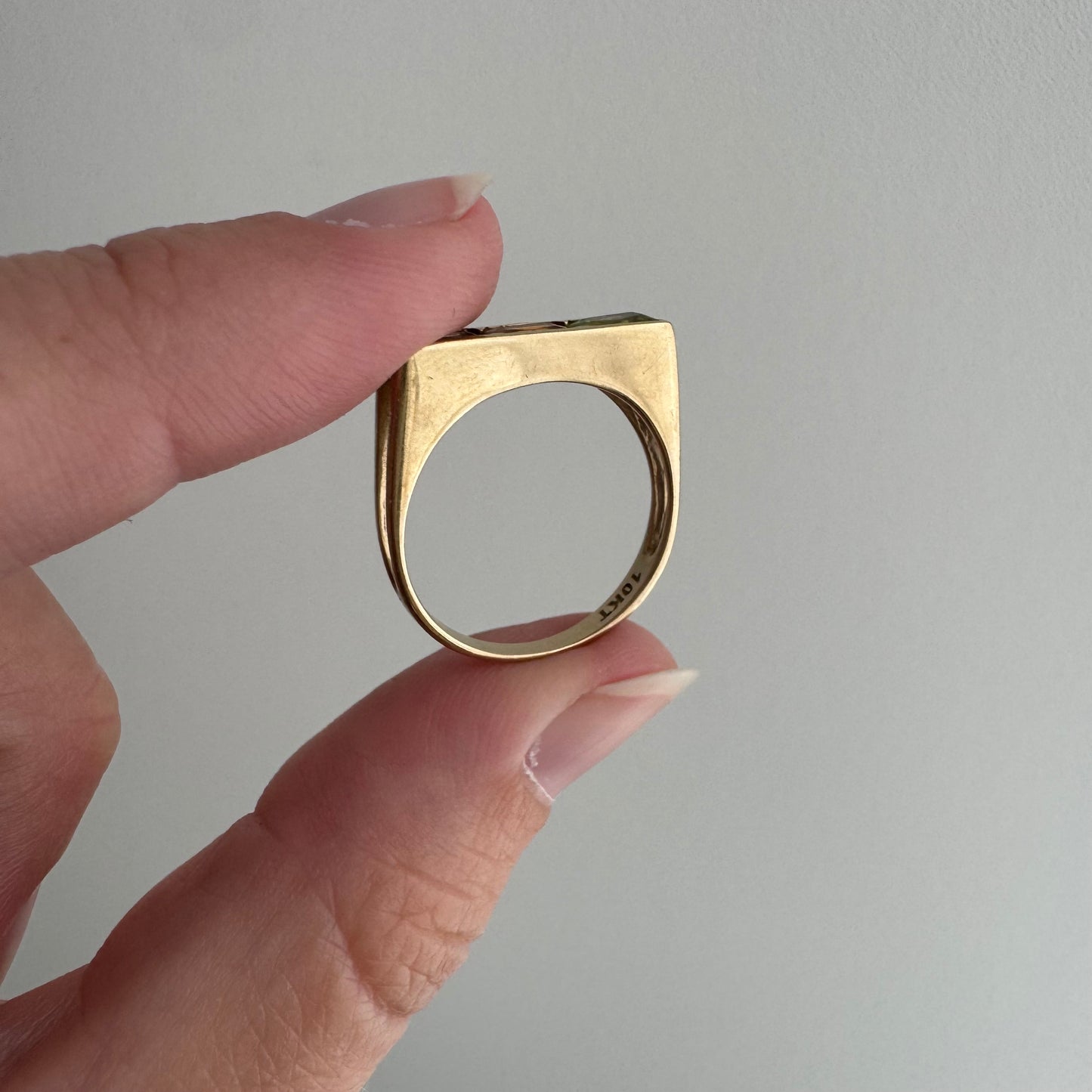 E S T A T E // I see three / 10k geometric stacking band with channel set stones / size 6.75