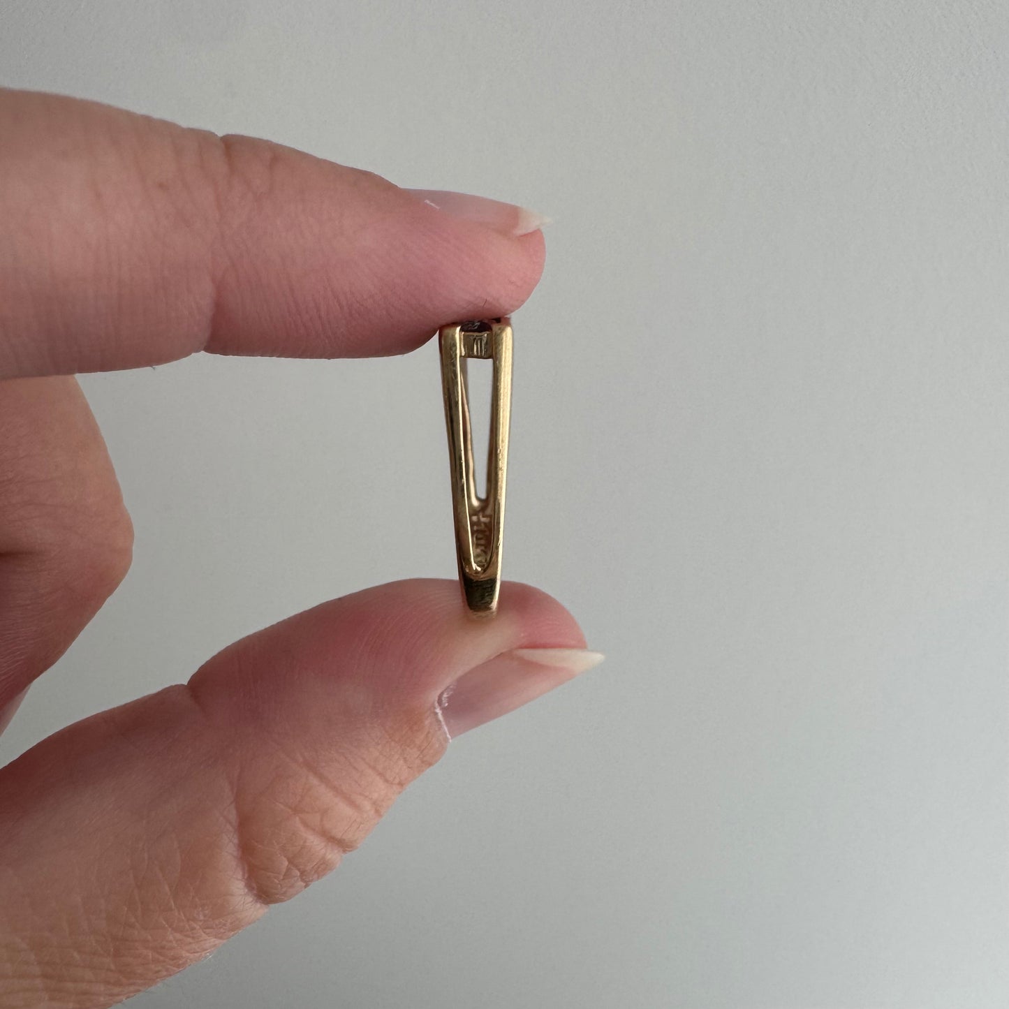 E S T A T E // I see three / 10k geometric stacking band with channel set stones / size 6.75