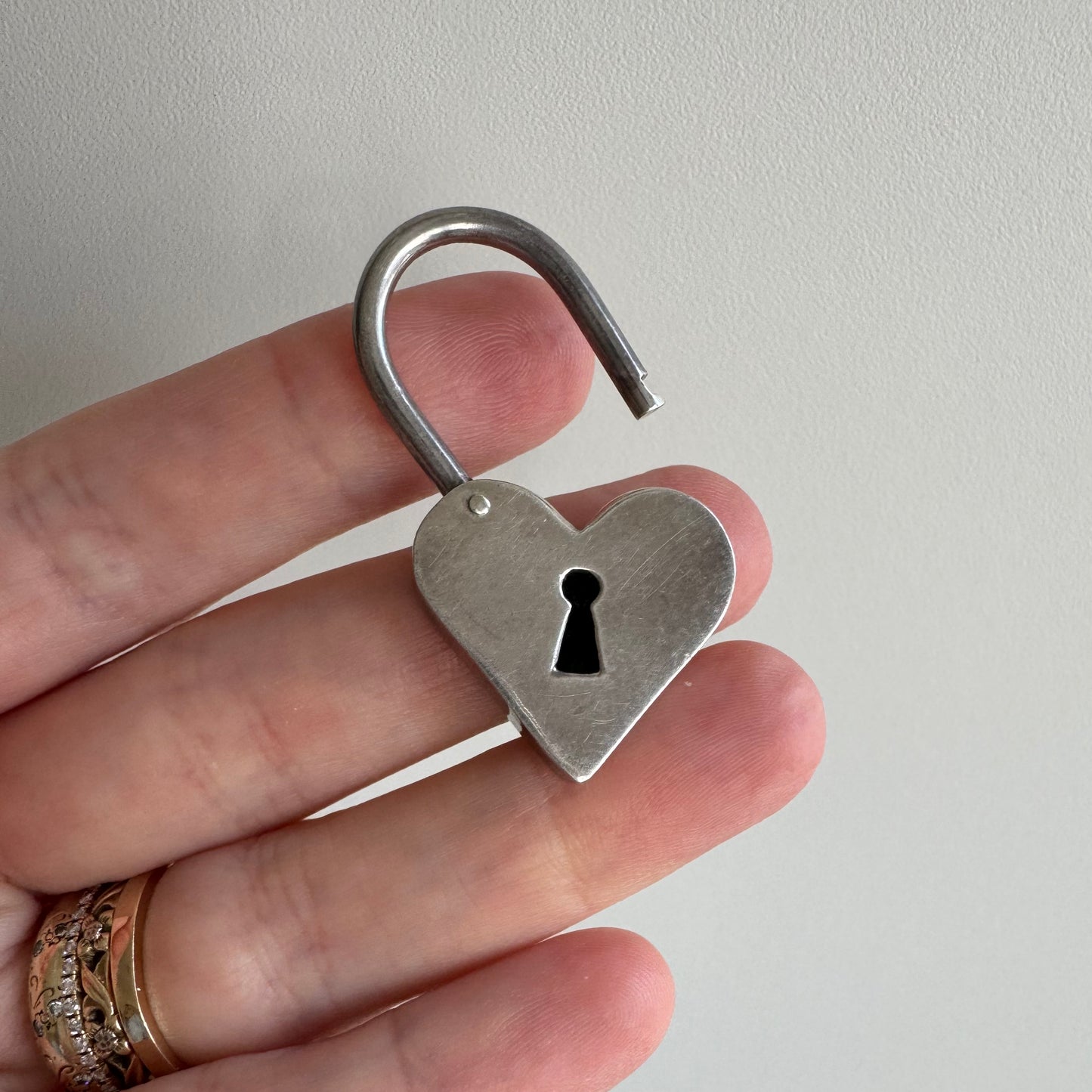 V I N T A G E // love lock / sterling silver heart shaped padlock clasp / a pendant or connector