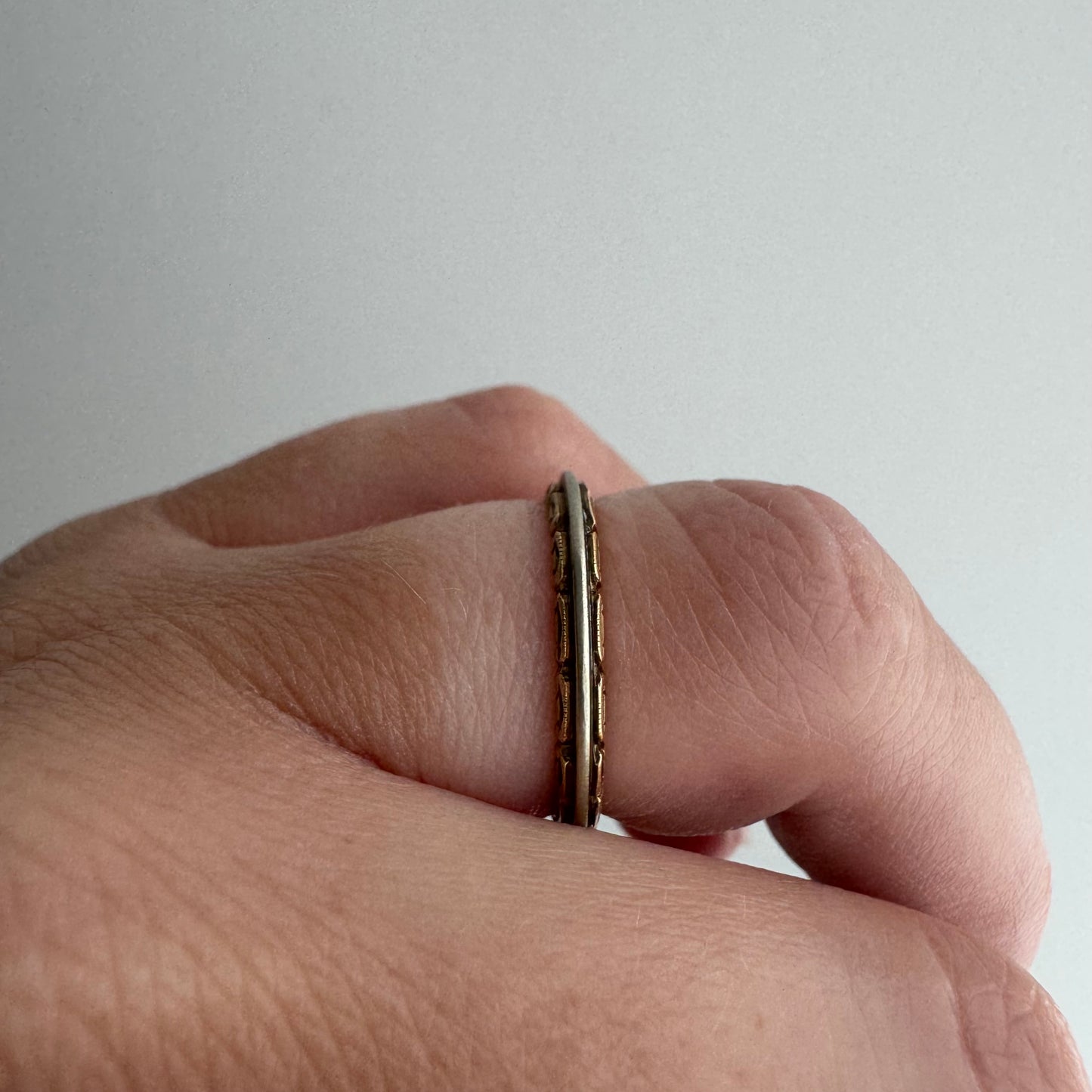A N T I Q U E // art deco spaceship / 14k yellow and white gold patterned eternity band / size 5